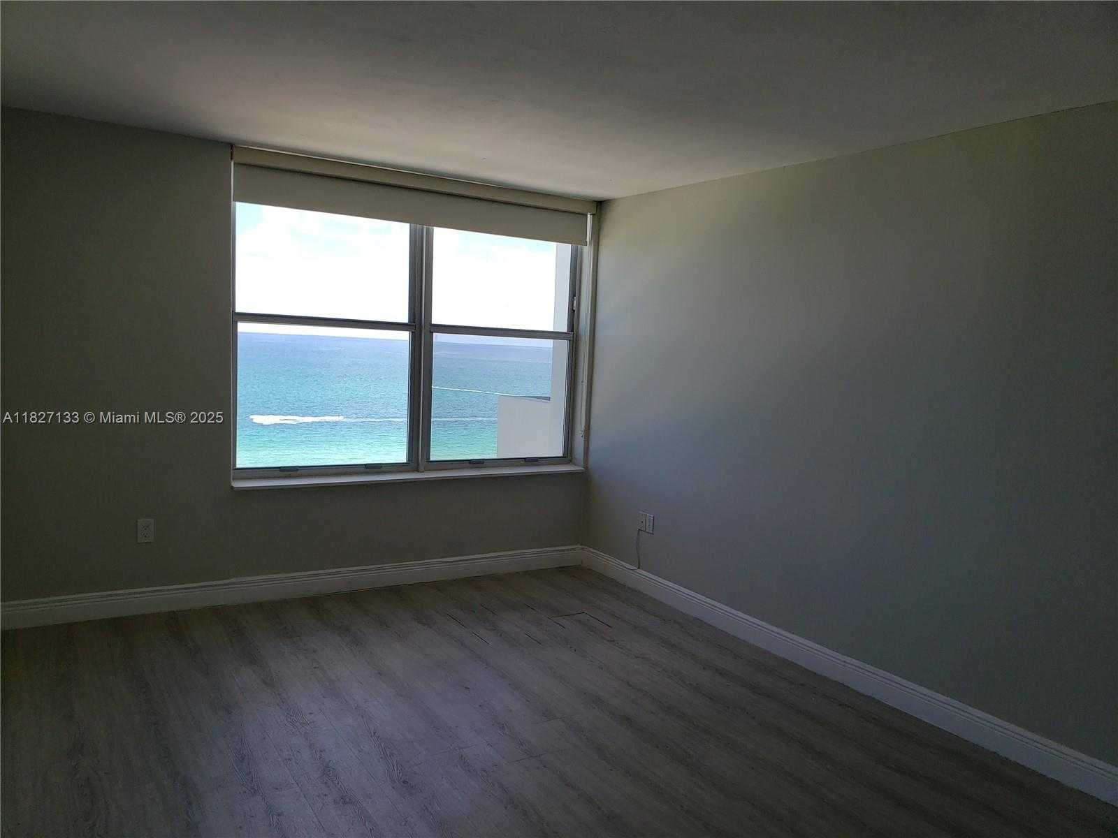 Small Image of 2899 COLLINS AVE #1545, Miami Beach Number 11
