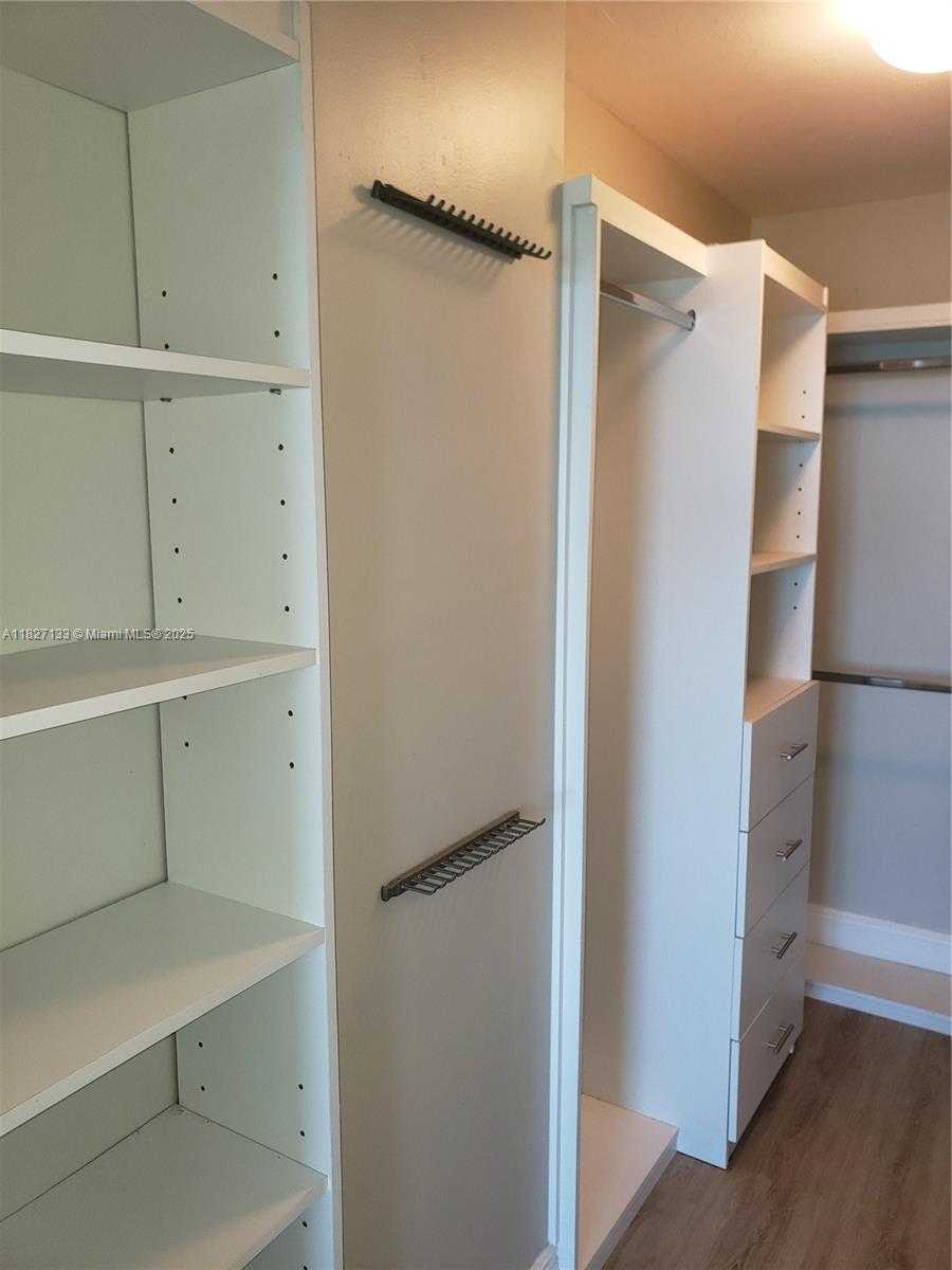 Small Image of 2899 COLLINS AVE #1545, Miami Beach Number 13