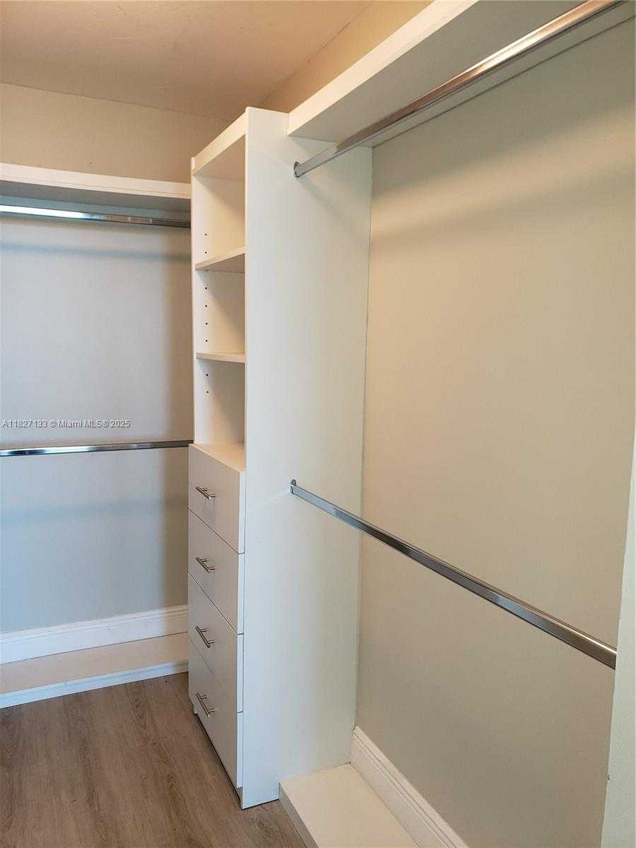 Small Image of 2899 COLLINS AVE #1545, Miami Beach Number 14