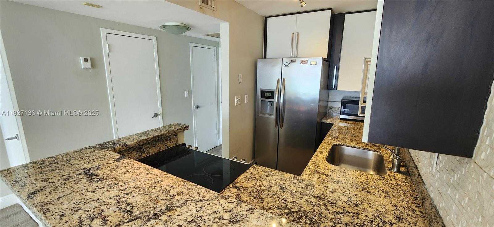 Small Image of 2899 COLLINS AVE #1545, Miami Beach Number 6