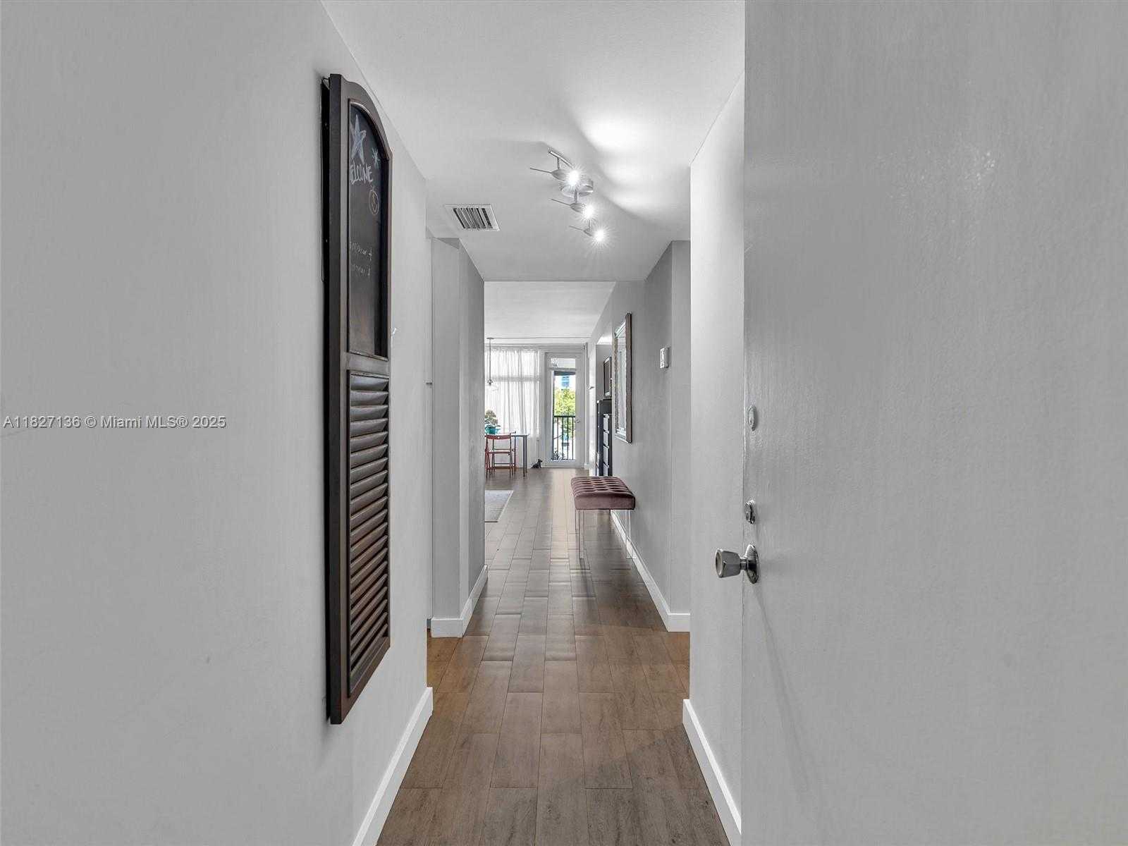 Small Image of 3375 NORTH COUNTRY CLUB DR #208, Aventura Number 2