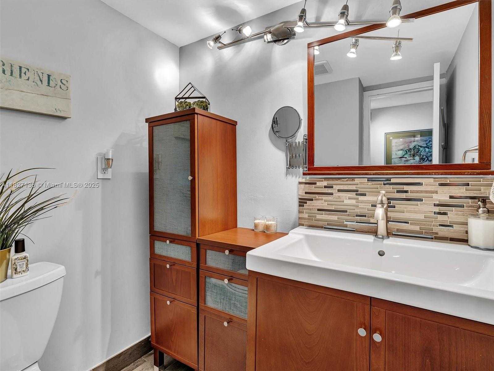 Small Image of 3375 NORTH COUNTRY CLUB DR #208, Aventura Number 22