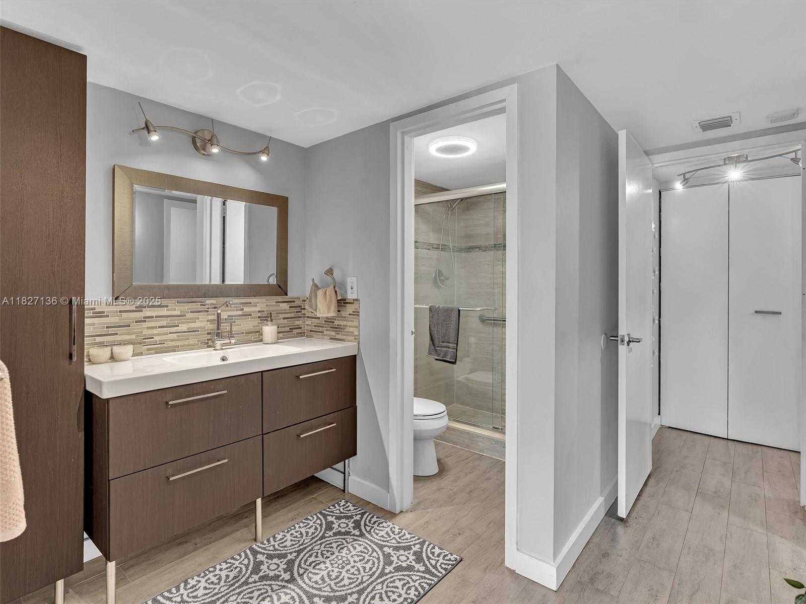 Small Image of 3375 NORTH COUNTRY CLUB DR #208, Aventura Number 24
