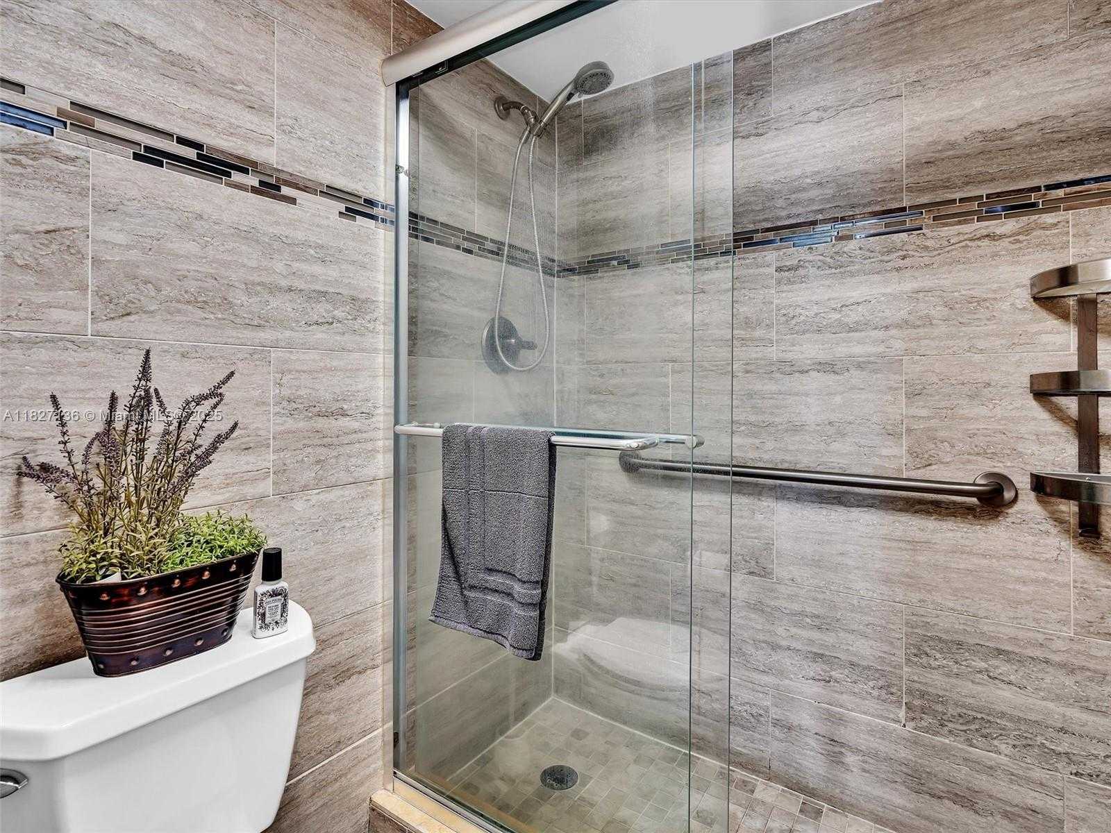 Small Image of 3375 NORTH COUNTRY CLUB DR #208, Aventura Number 26