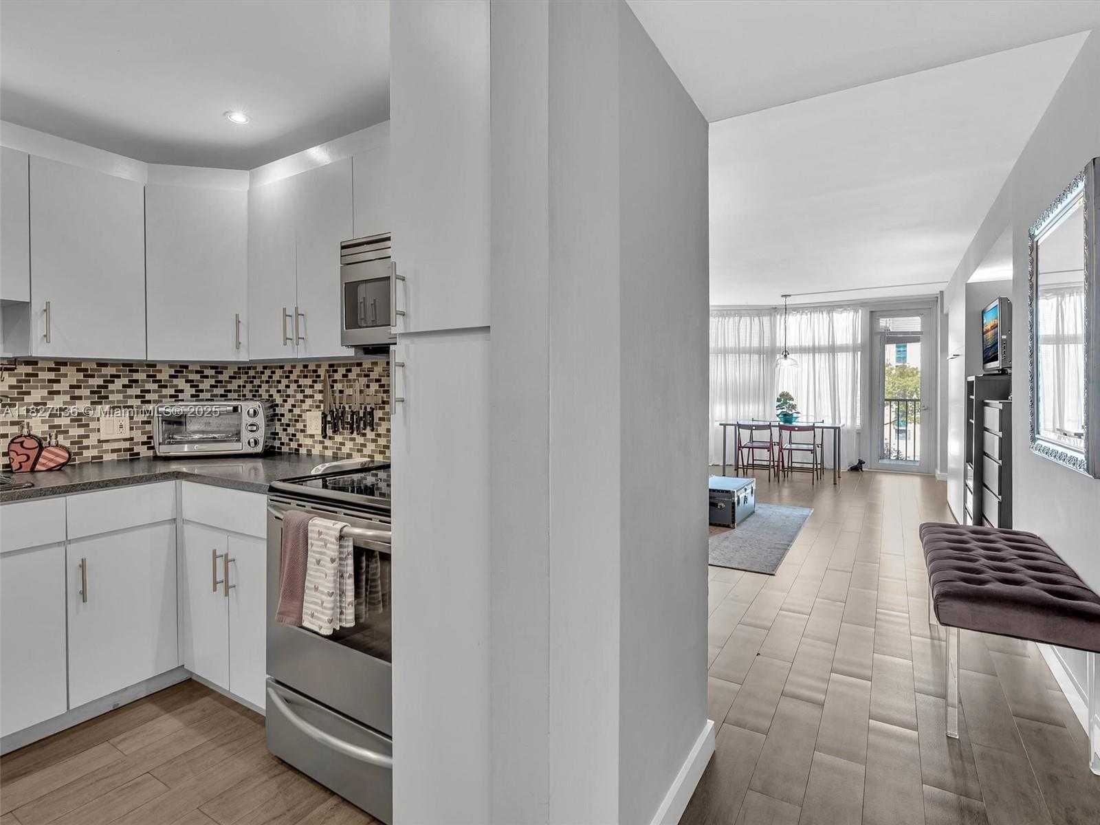 Small Image of 3375 NORTH COUNTRY CLUB DR #208, Aventura Number 3