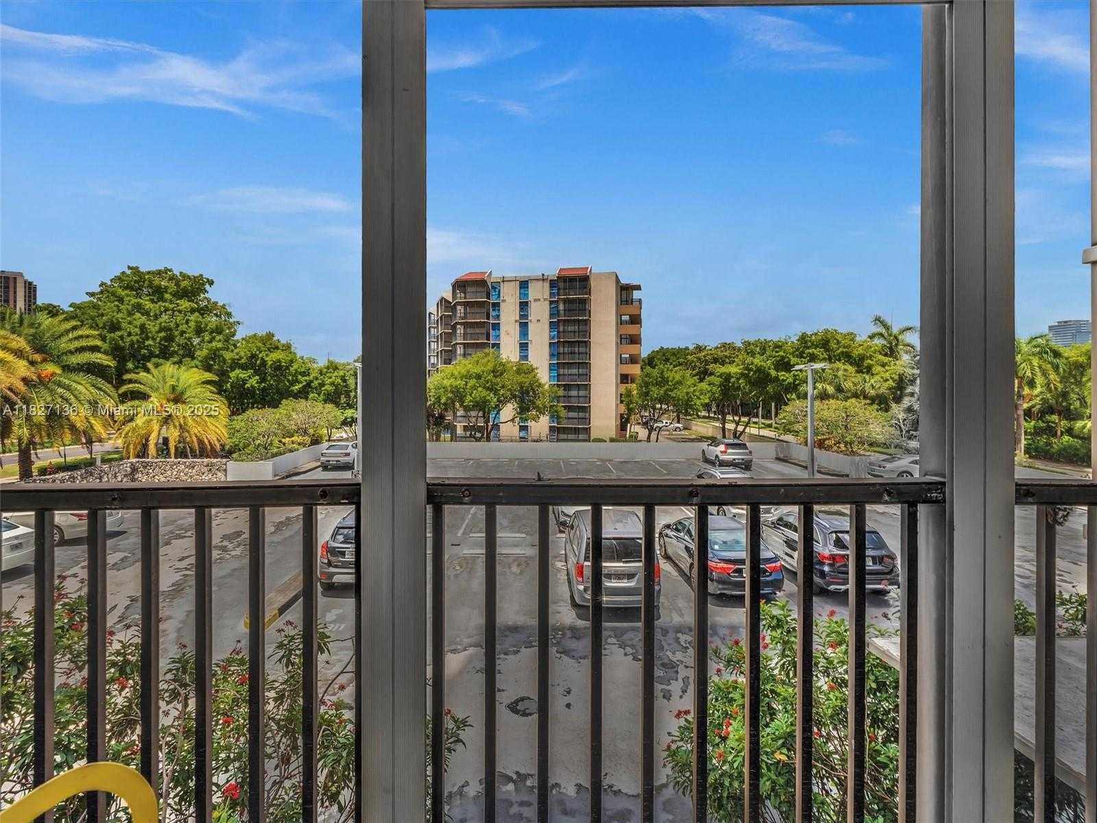 Small Image of 3375 NORTH COUNTRY CLUB DR #208, Aventura Number 33