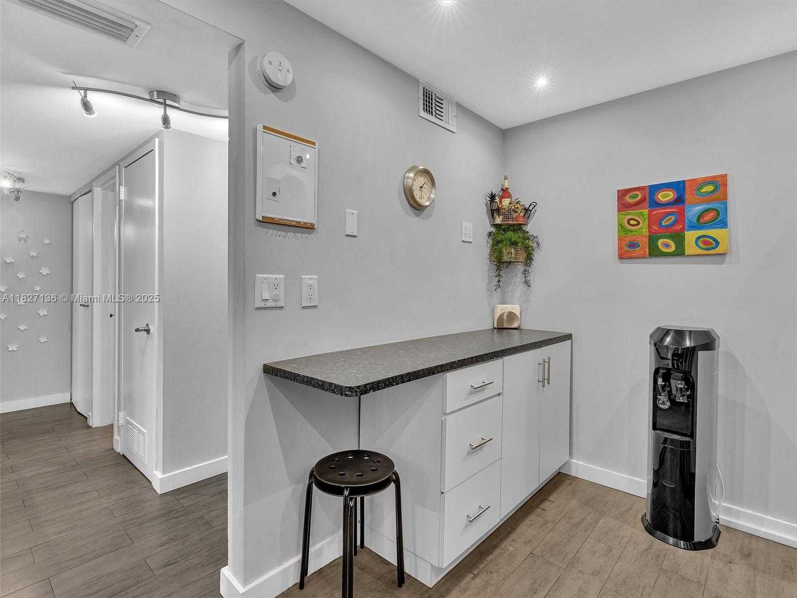 Small Image of 3375 NORTH COUNTRY CLUB DR #208, Aventura Number 6