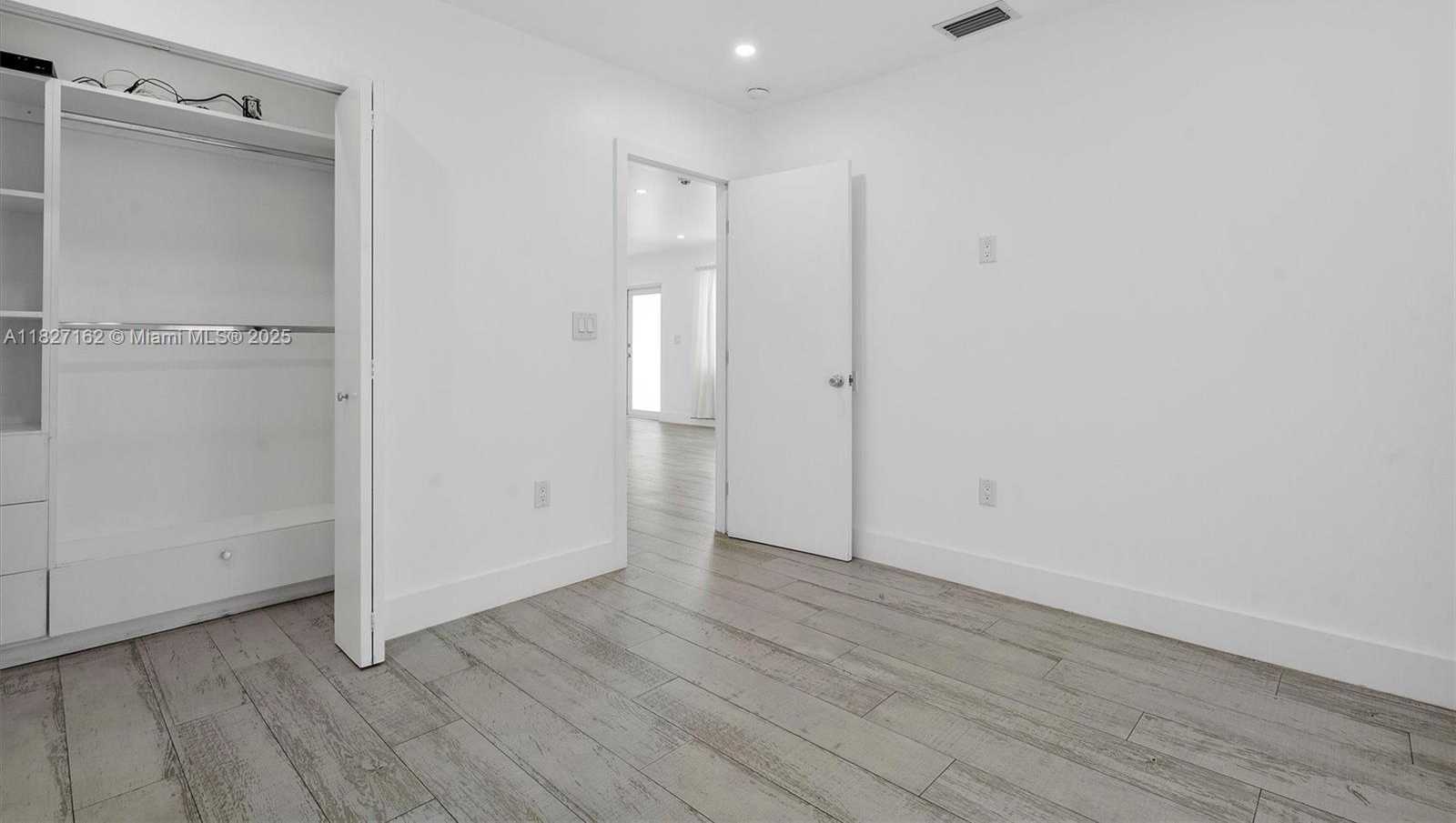 Small Image of 160 NORTH WEST 121ST ST, North Miami Number 10