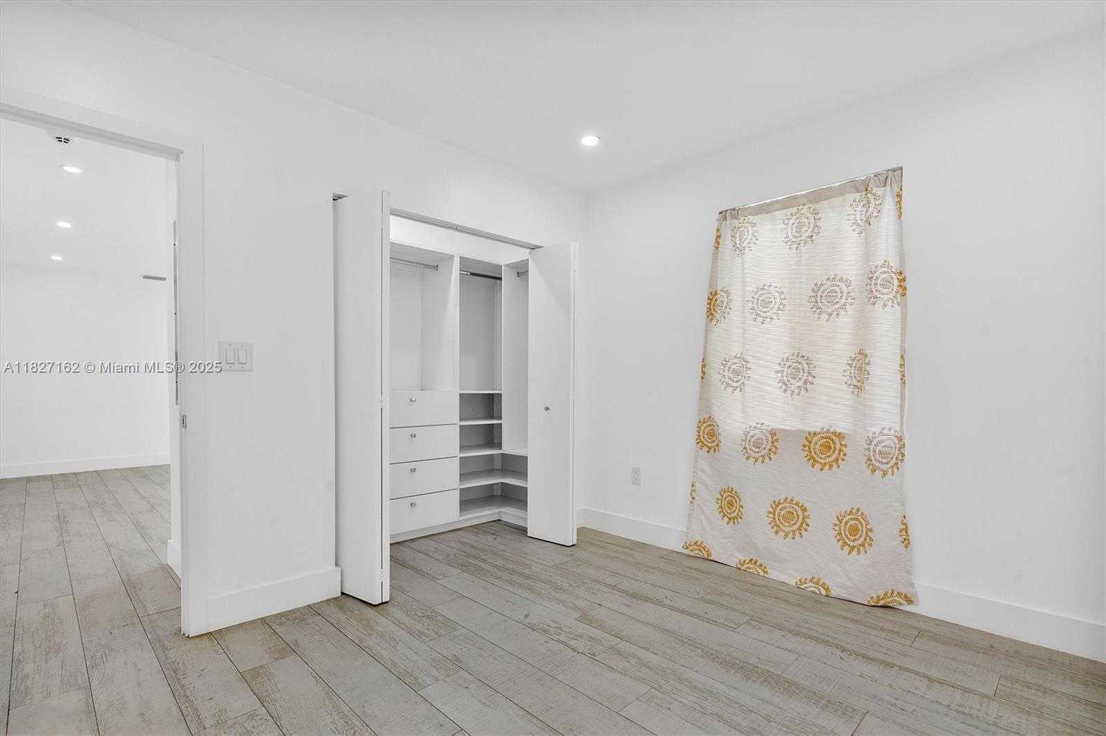 Small Image of 160 NORTH WEST 121ST ST, North Miami Number 11