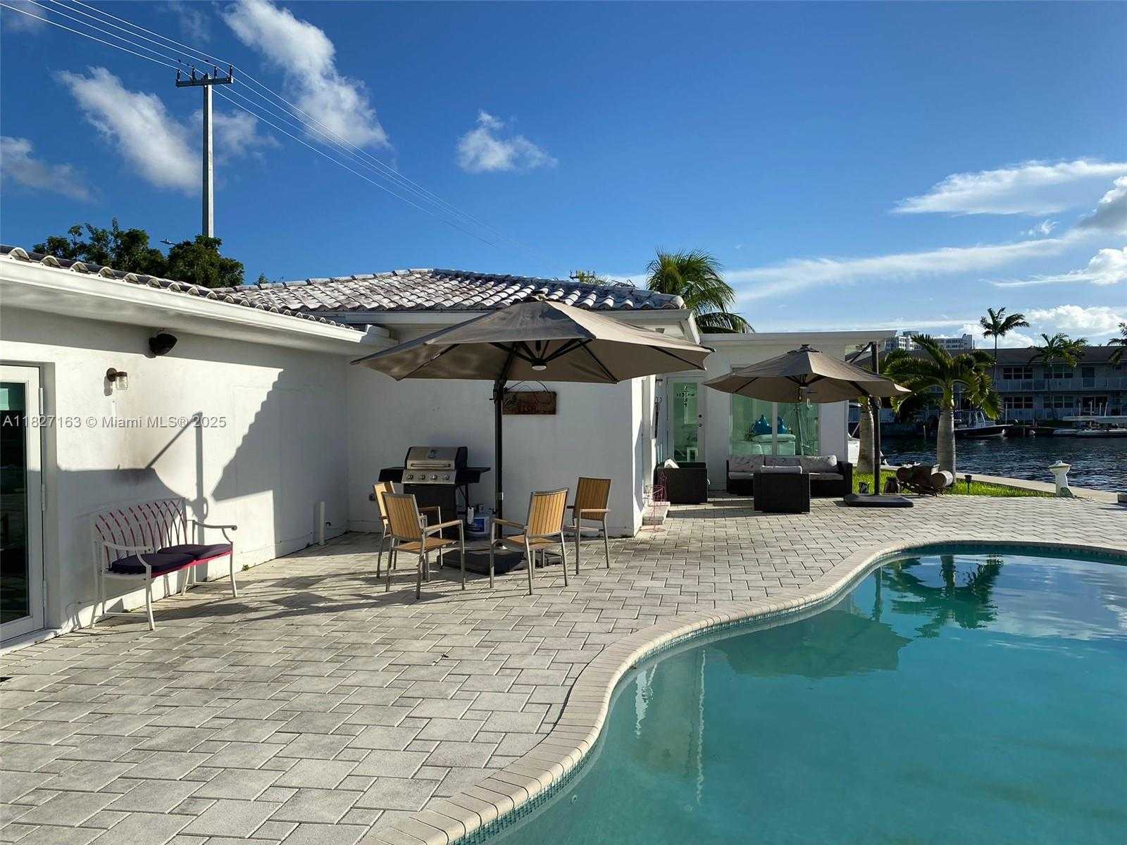 Small Image of 12388 NORTH BAYSHORE DR #., North Miami Number 10