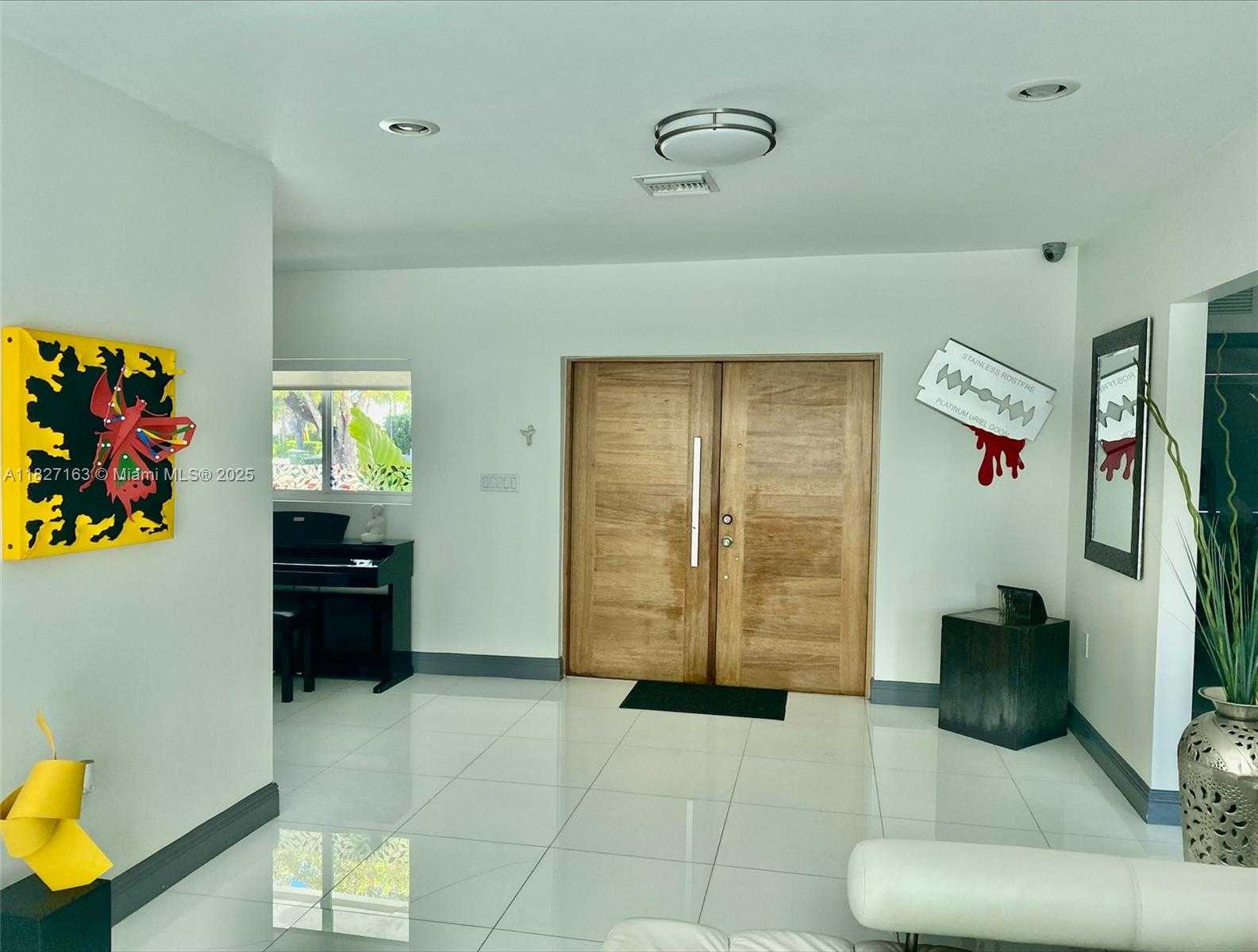 Small Image of 12388 NORTH BAYSHORE DR #., North Miami Number 14