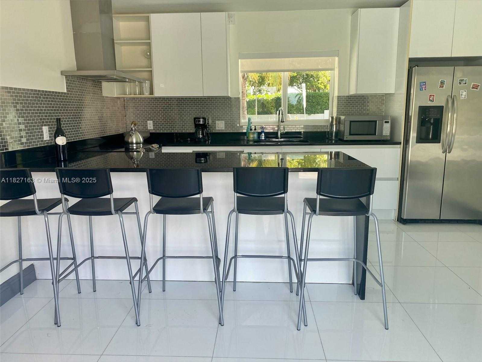 Small Image of 12388 NORTH BAYSHORE DR #., North Miami Number 17