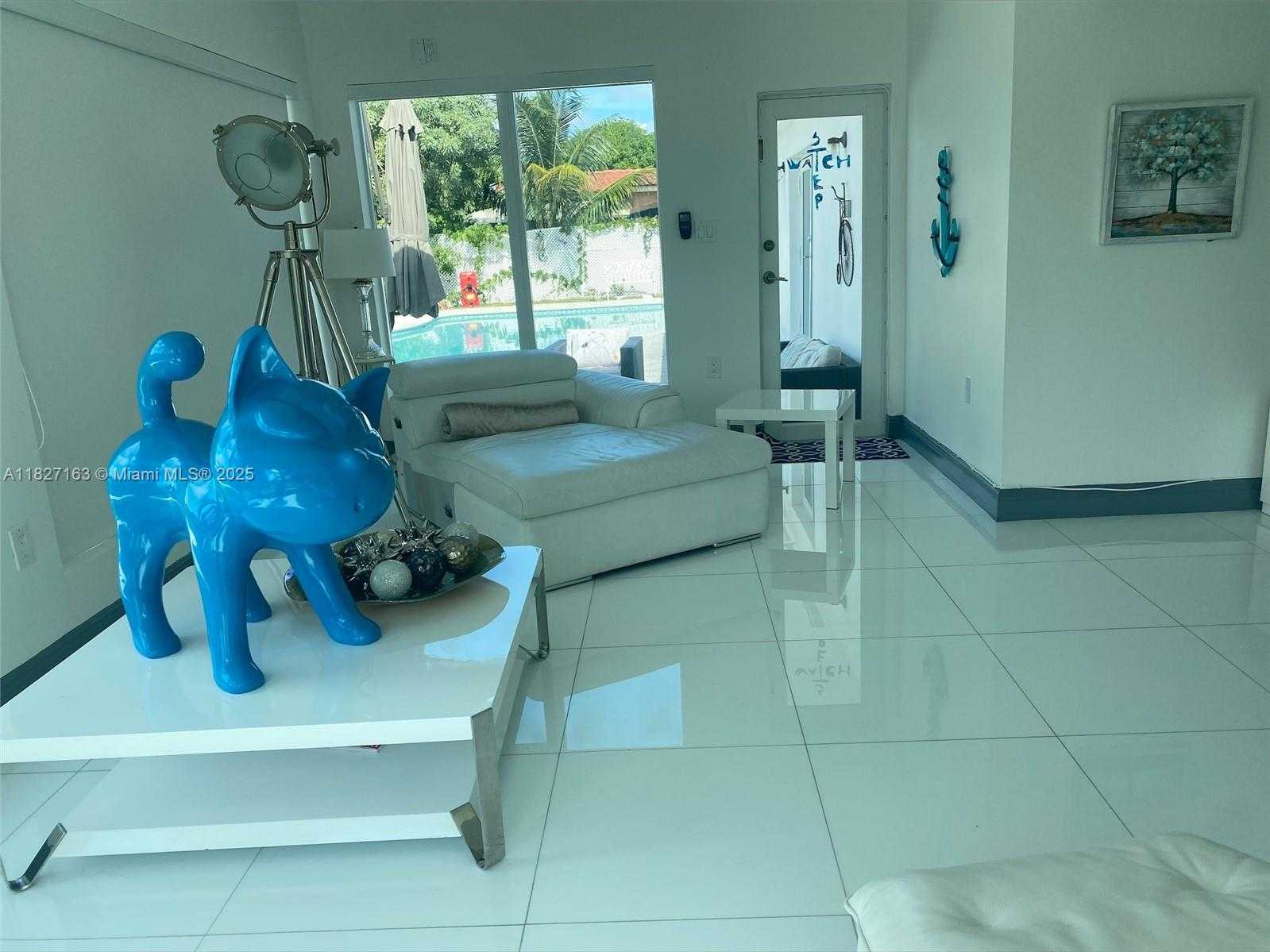 Small Image of 12388 NORTH BAYSHORE DR #., North Miami Number 19