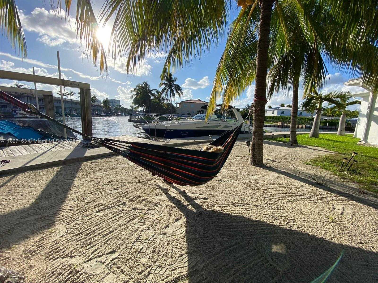 Small Image of 12388 NORTH BAYSHORE DR #., North Miami Number 4