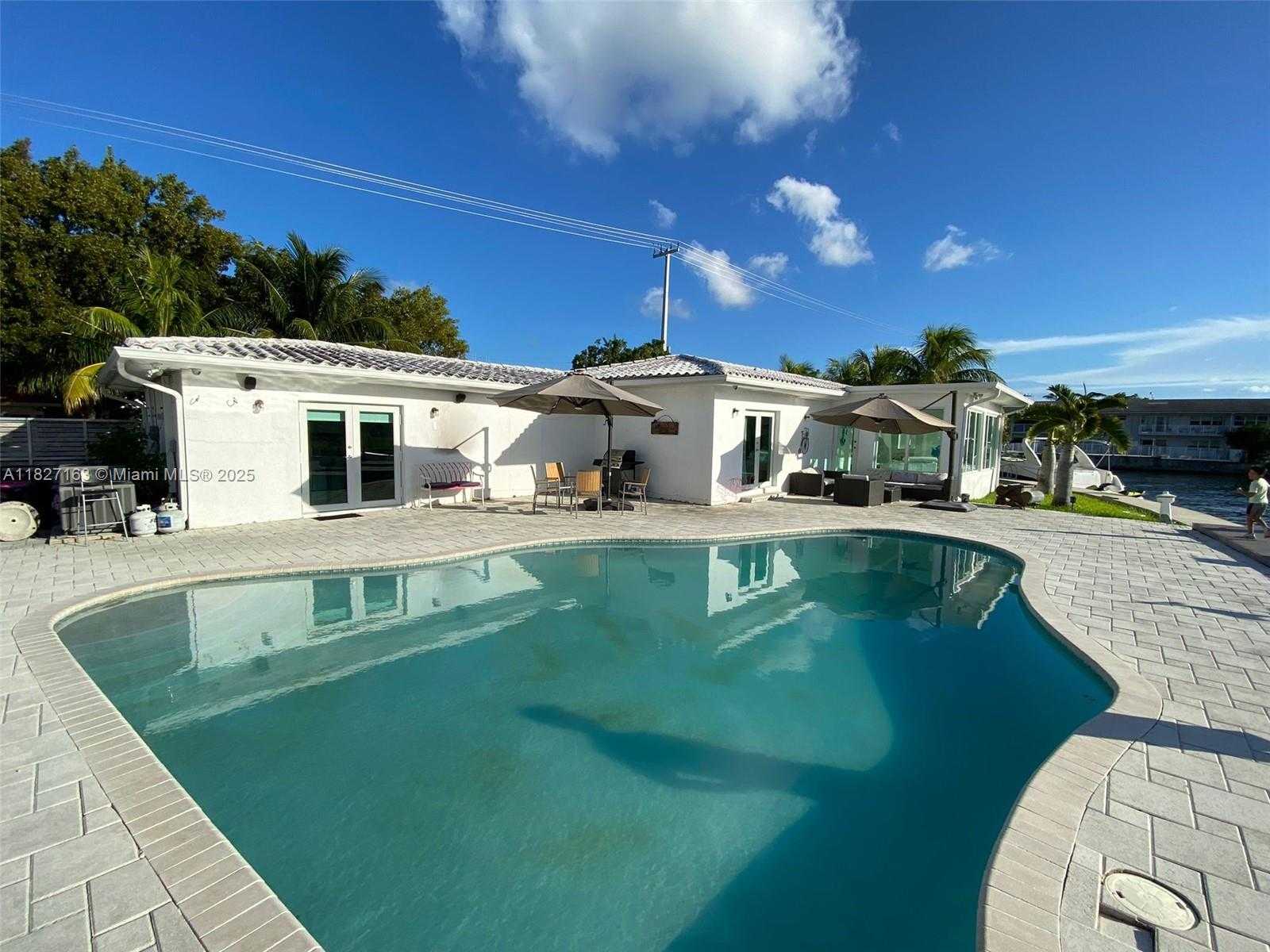 Small Image of 12388 NORTH BAYSHORE DR #., North Miami Number 9