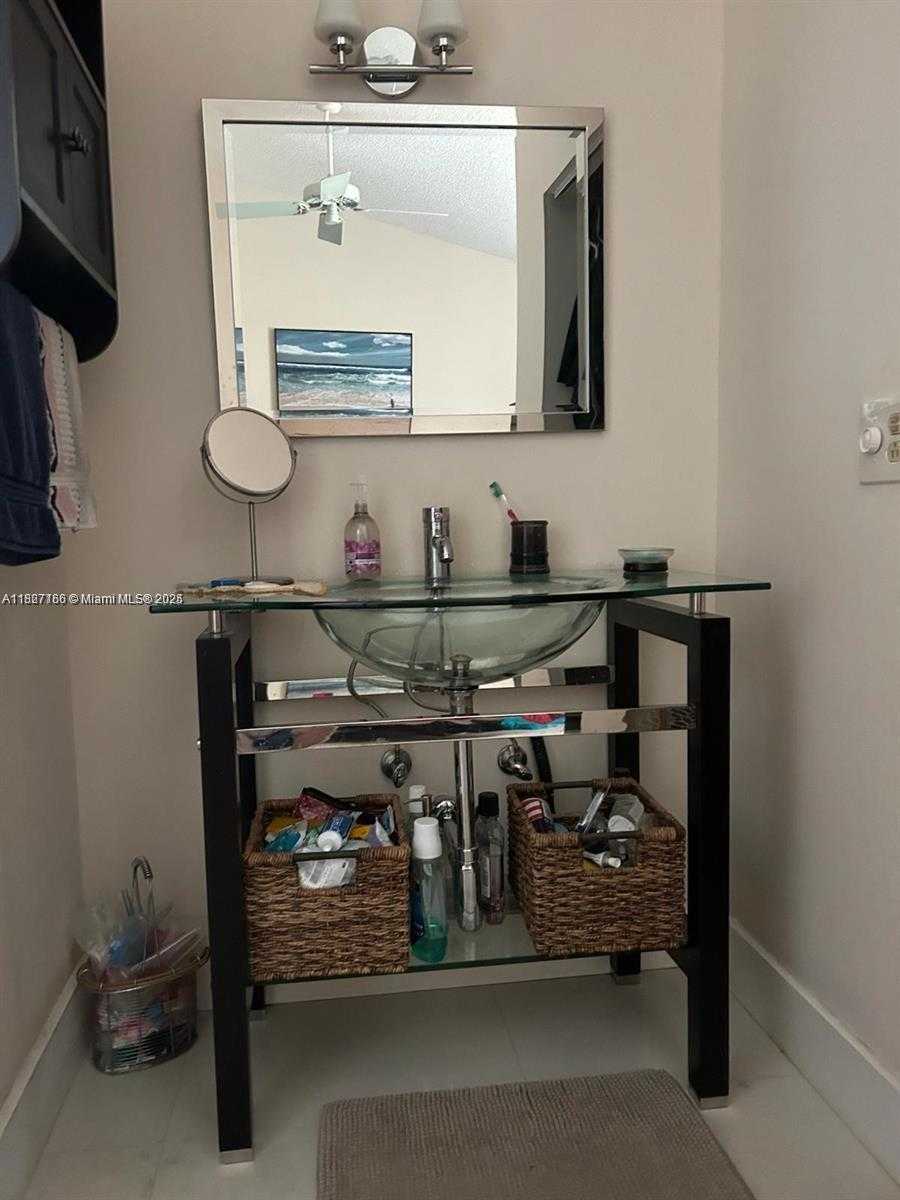 Small Image of 11335 SOUTH WEST 134TH AVE #11335, Miami Number 10