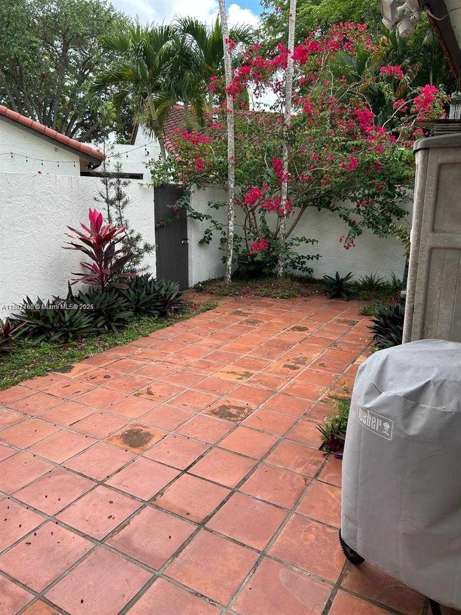 Small Image of 11335 SOUTH WEST 134TH AVE #11335, Miami Number 13
