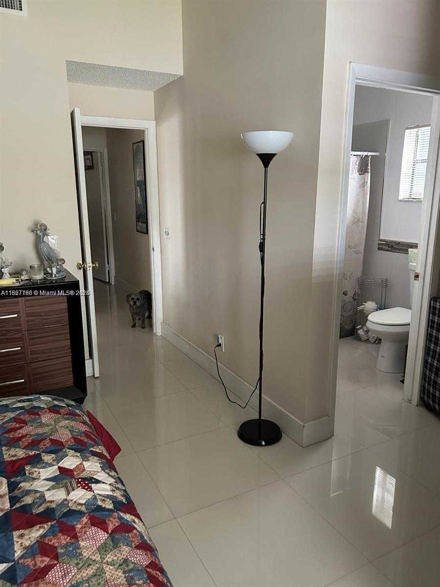 Small Image of 11335 SOUTH WEST 134TH AVE #11335, Miami Number 16