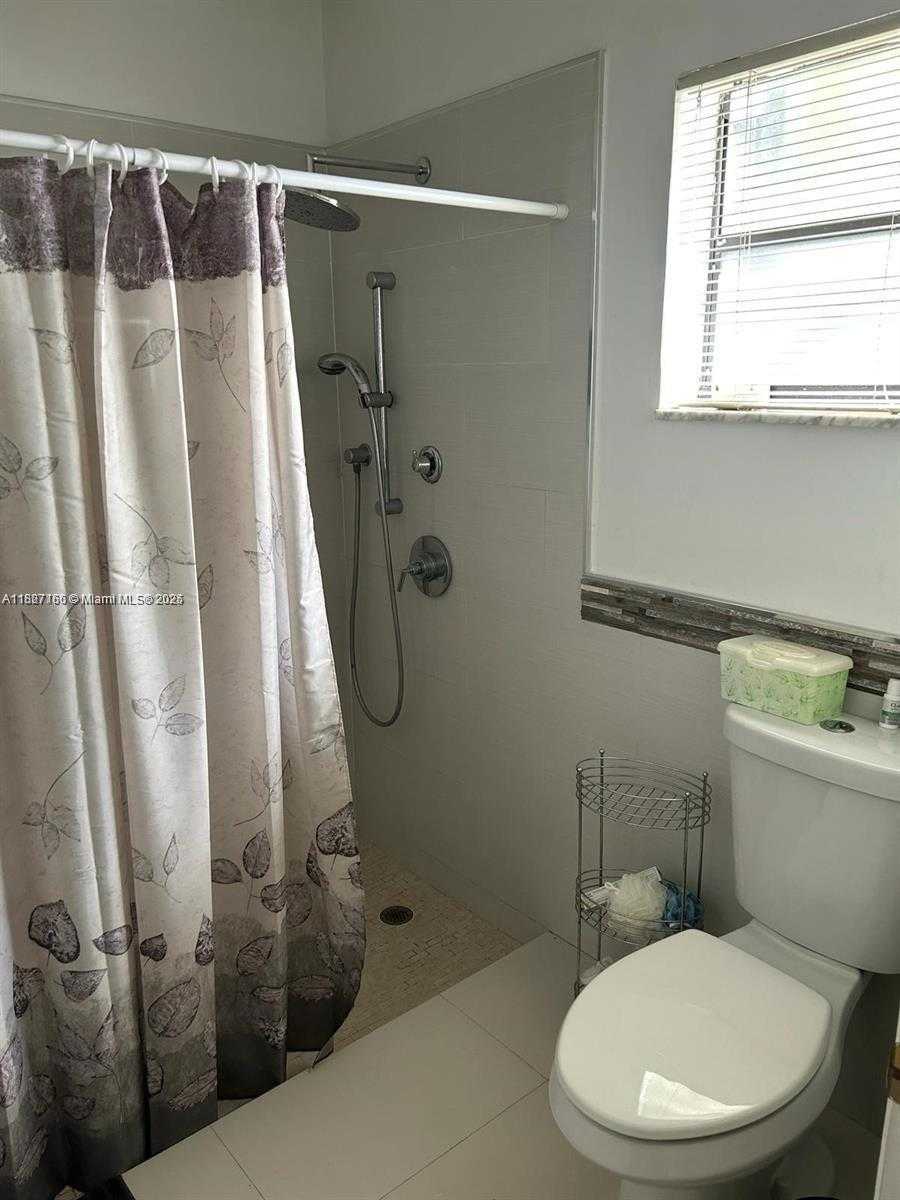 Small Image of 11335 SOUTH WEST 134TH AVE #11335, Miami Number 17