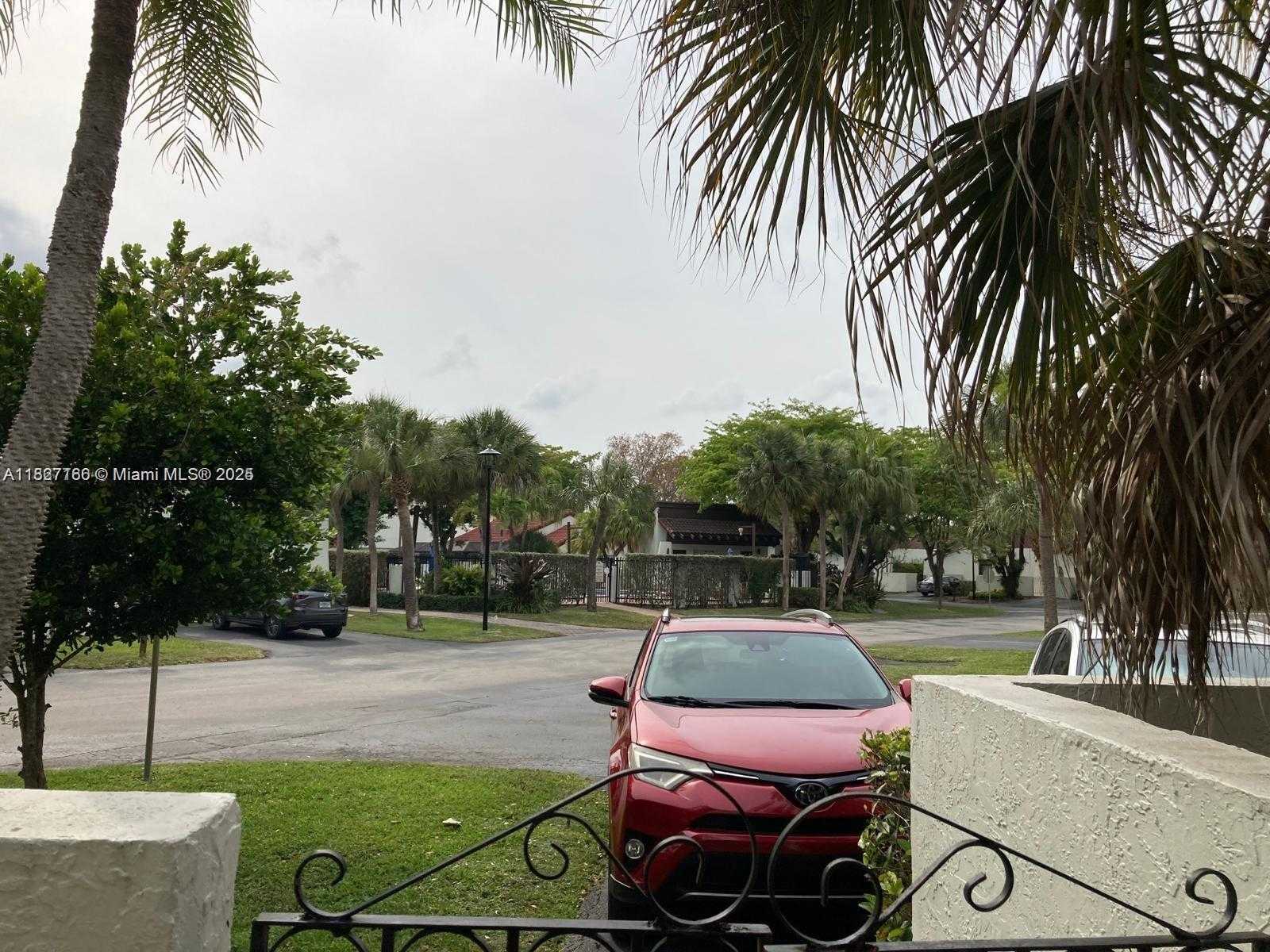 Small Image of 11335 SOUTH WEST 134TH AVE #11335, Miami Number 18