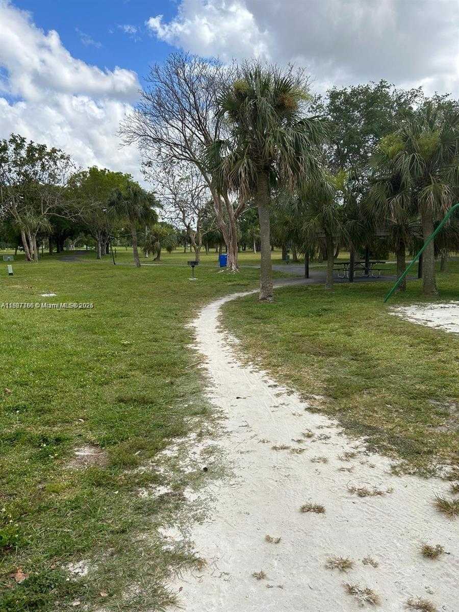 Small Image of 11335 SOUTH WEST 134TH AVE #11335, Miami Number 19