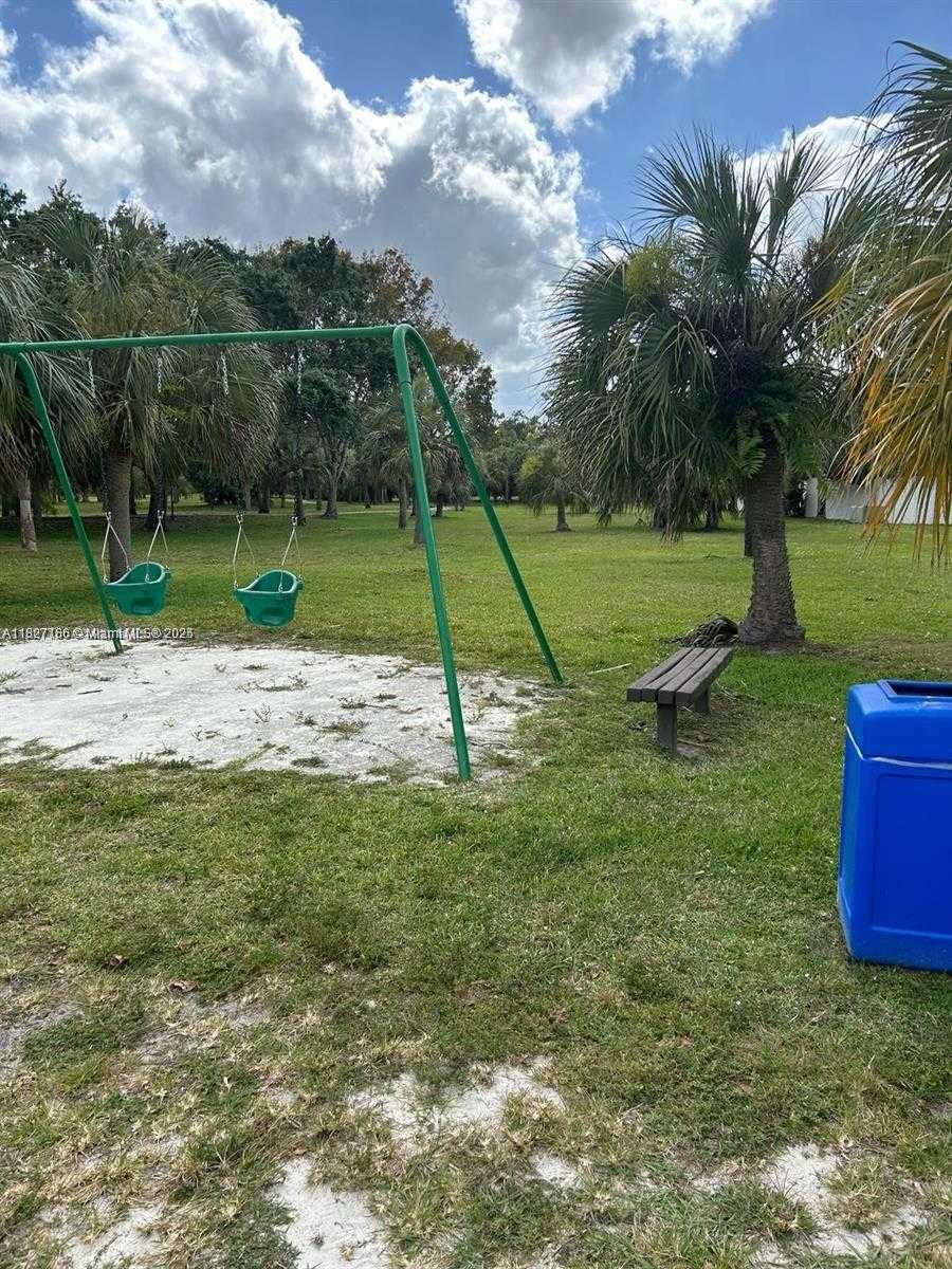 Small Image of 11335 SOUTH WEST 134TH AVE #11335, Miami Number 20