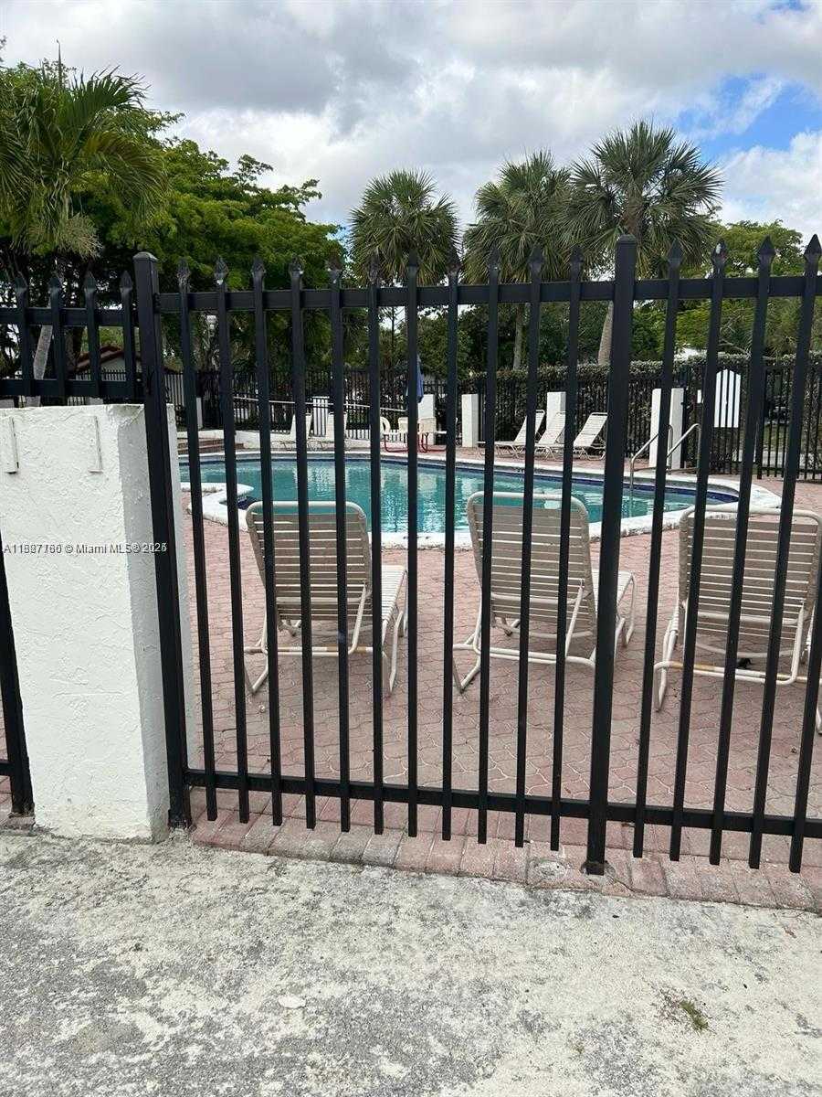 Small Image of 11335 SOUTH WEST 134TH AVE #11335, Miami Number 21