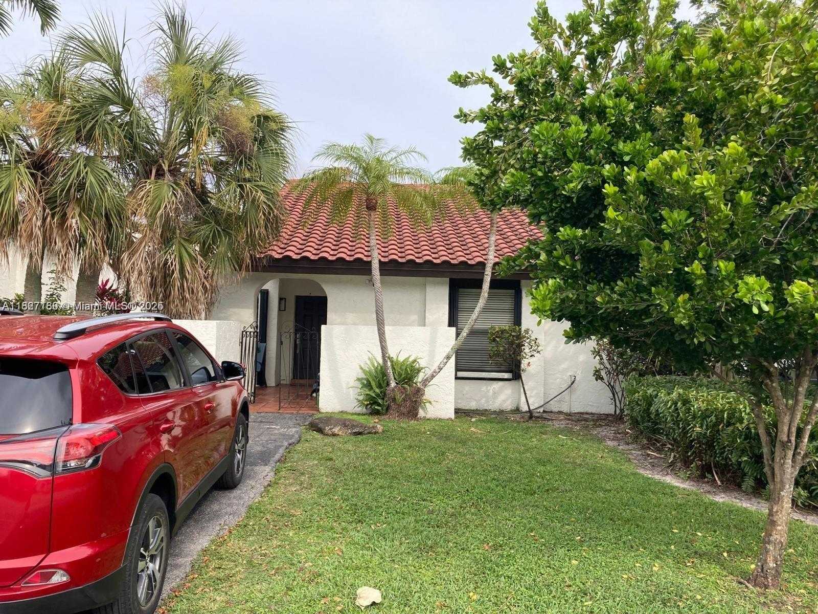 Small Image of 11335 SOUTH WEST 134TH AVE #11335, Miami Number 22
