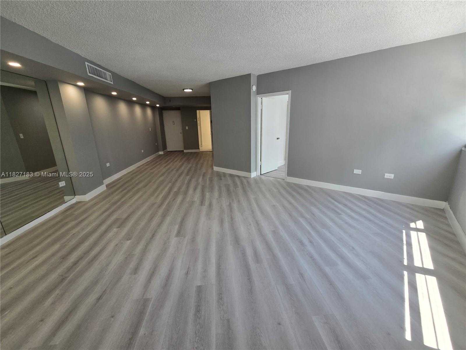 Small Image of 999 BRICKELL BAY DR #1908, Miami Number 2