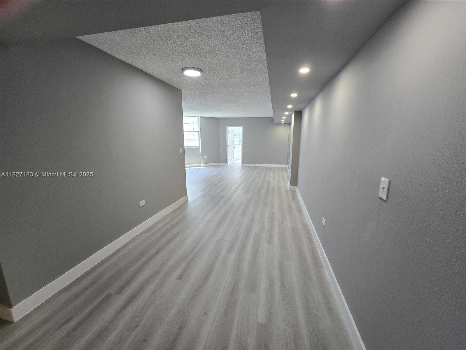 Small Image of 999 BRICKELL BAY DR #1908, Miami Number 5