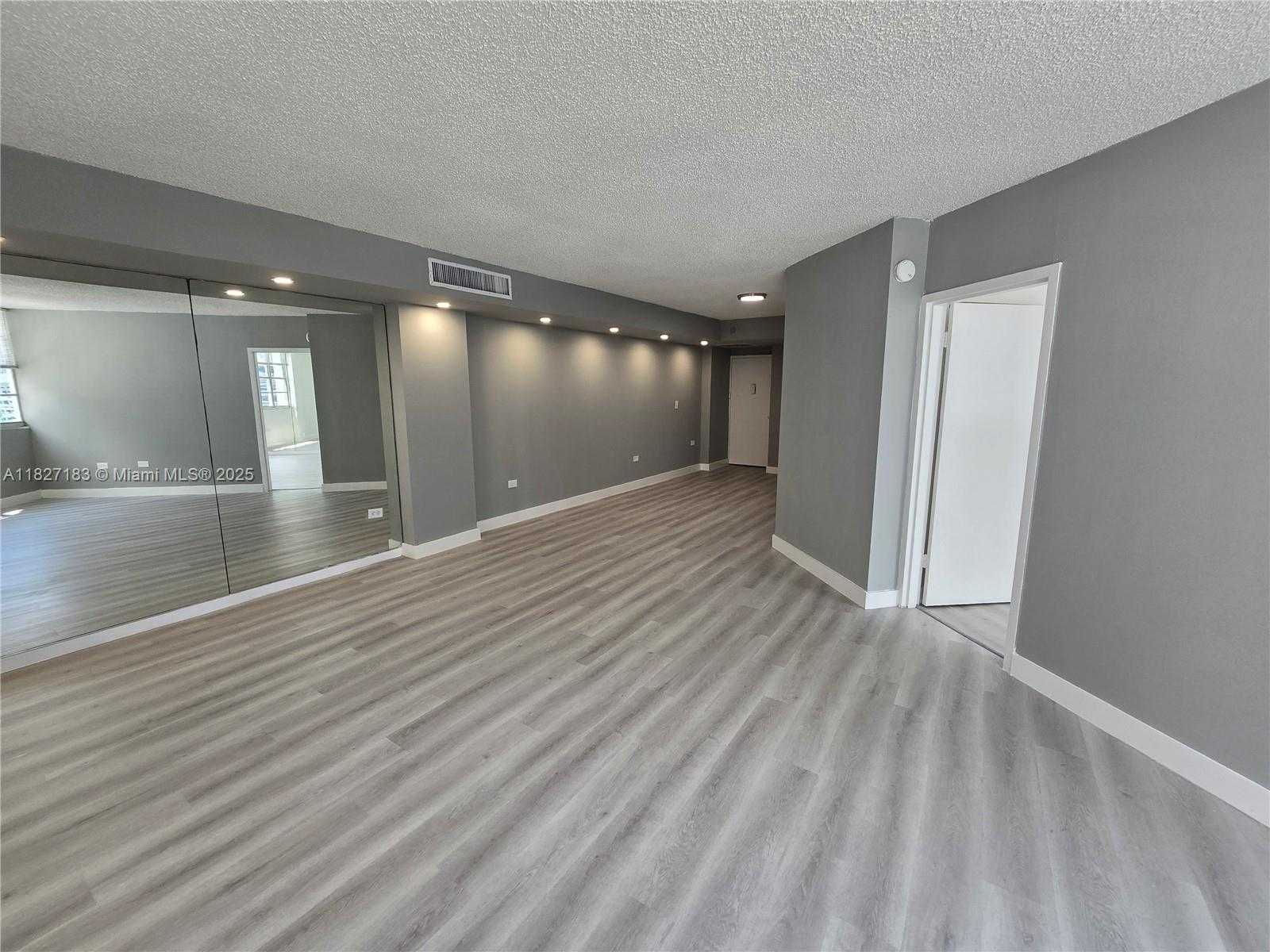 Small Image of 999 BRICKELL BAY DR #1908, Miami Number 7