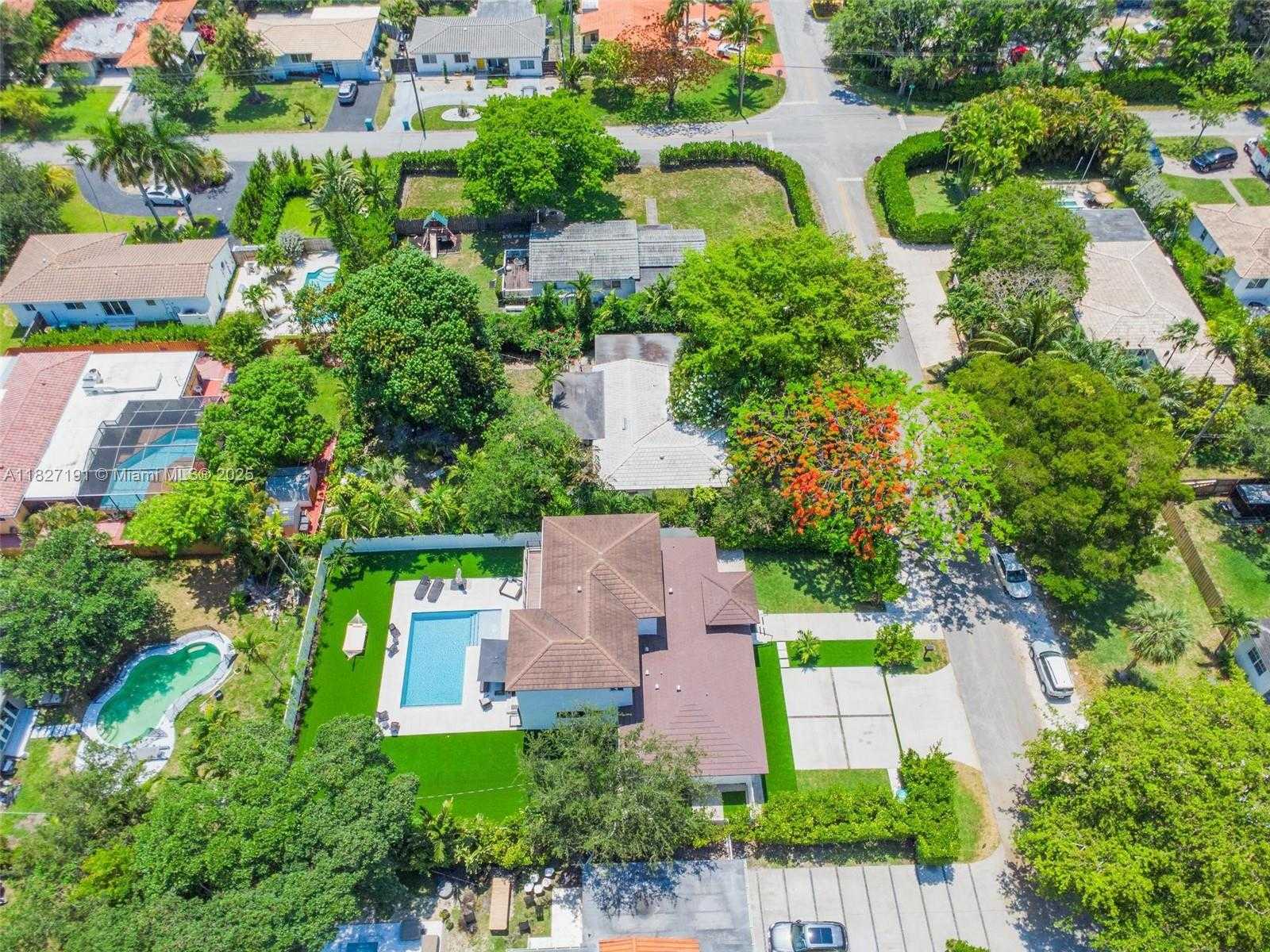 Small Image of Biscayne Park Number 43