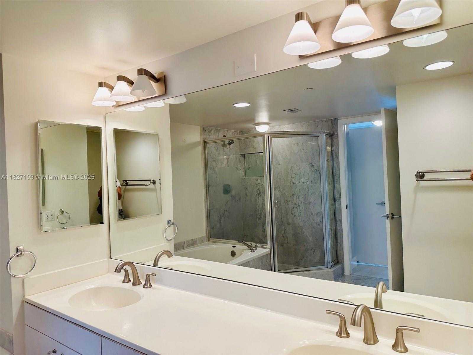 Small Image of 3640 YACHT CLUB DR #503, Aventura Number 11