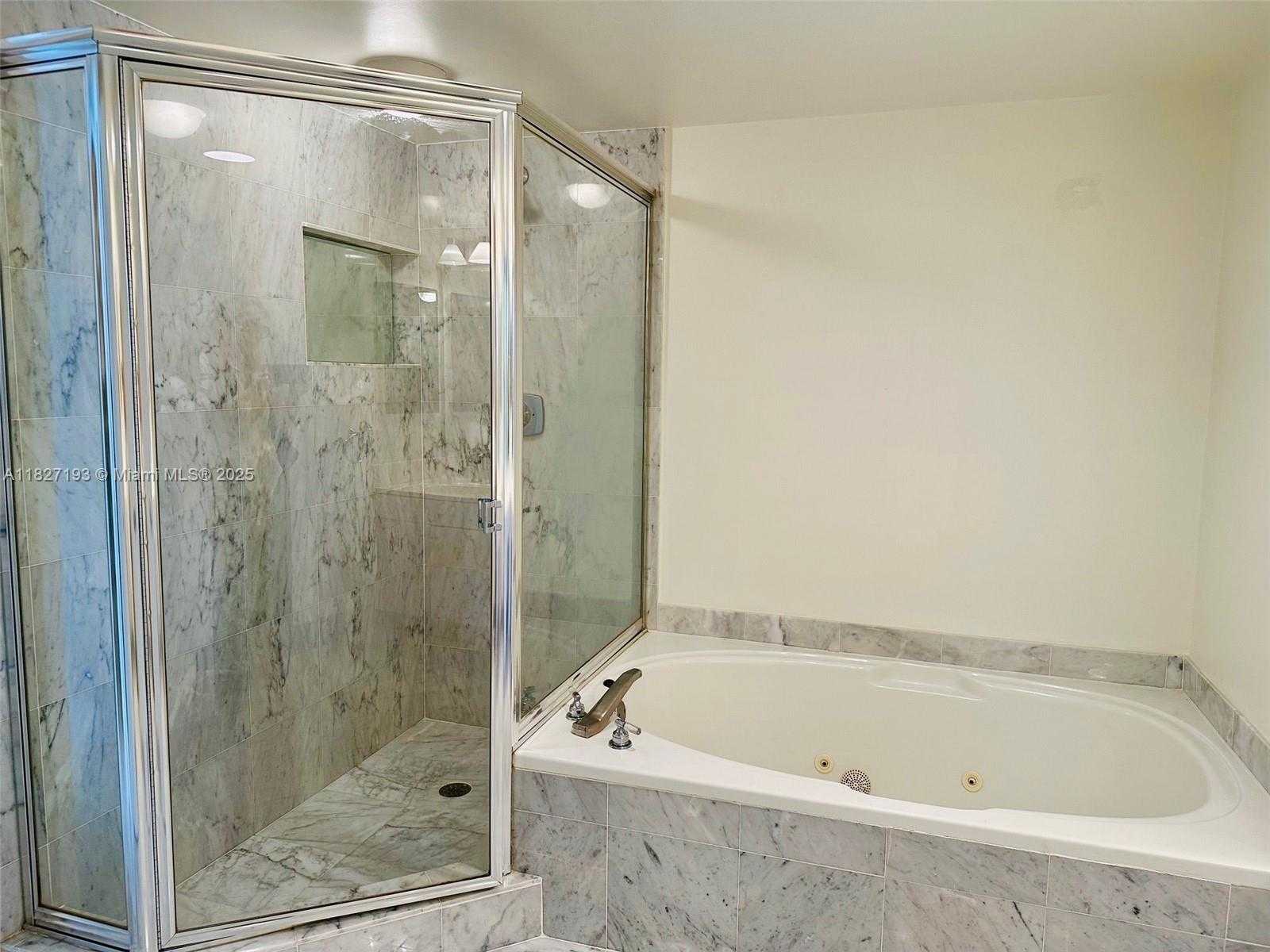 Small Image of 3640 YACHT CLUB DR #503, Aventura Number 12