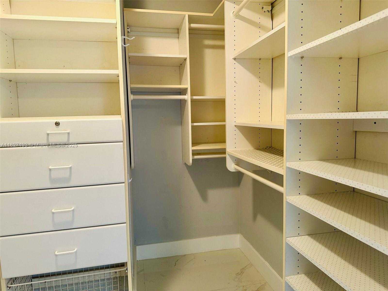 Small Image of 3640 YACHT CLUB DR #503, Aventura Number 13