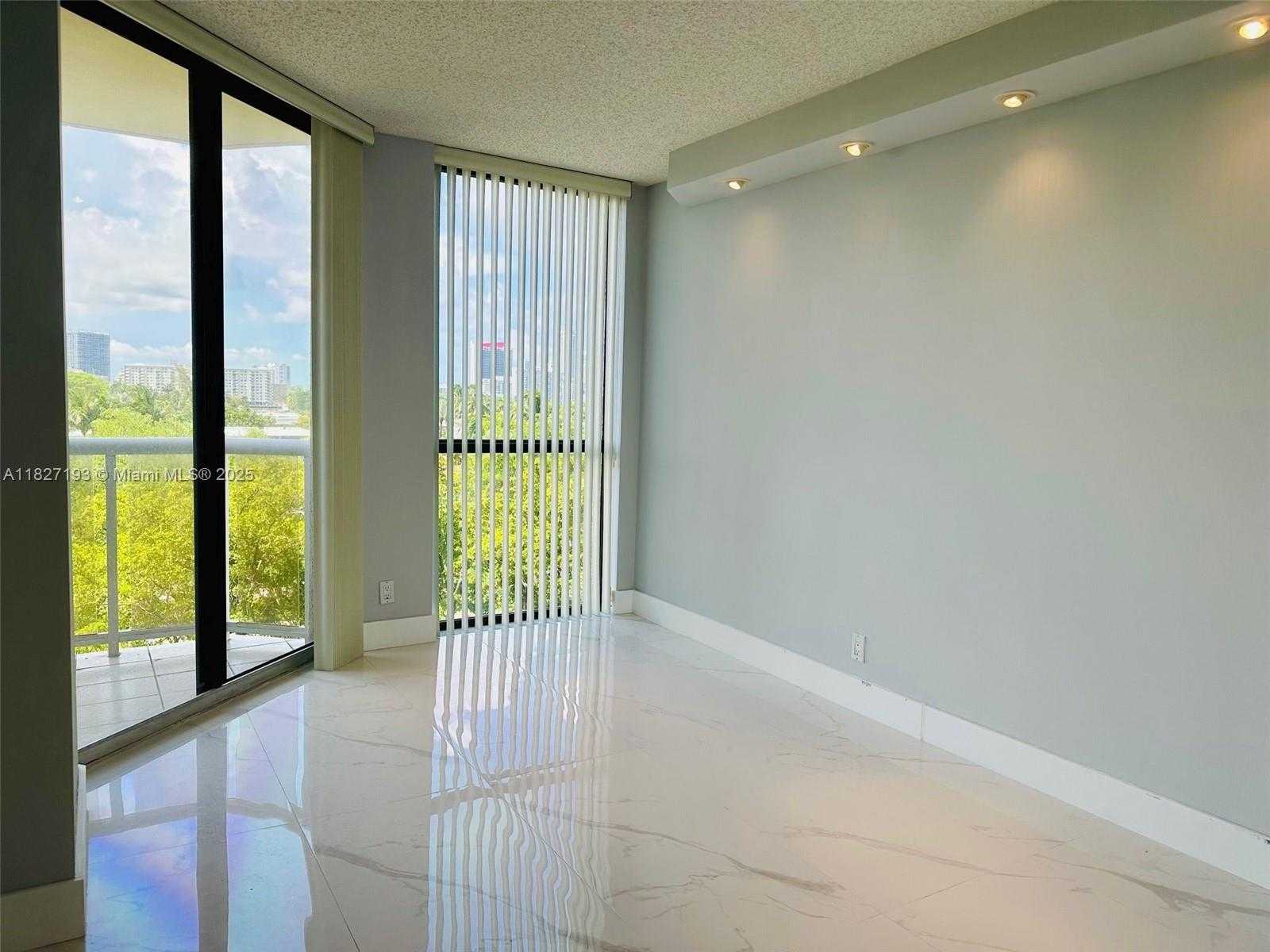Small Image of 3640 YACHT CLUB DR #503, Aventura Number 14