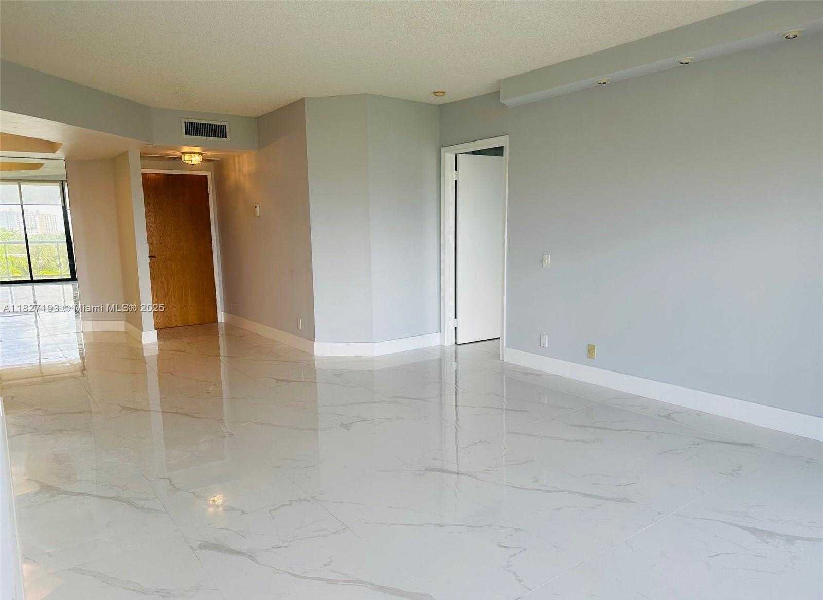 Small Image of 3640 YACHT CLUB DR #503, Aventura Number 5