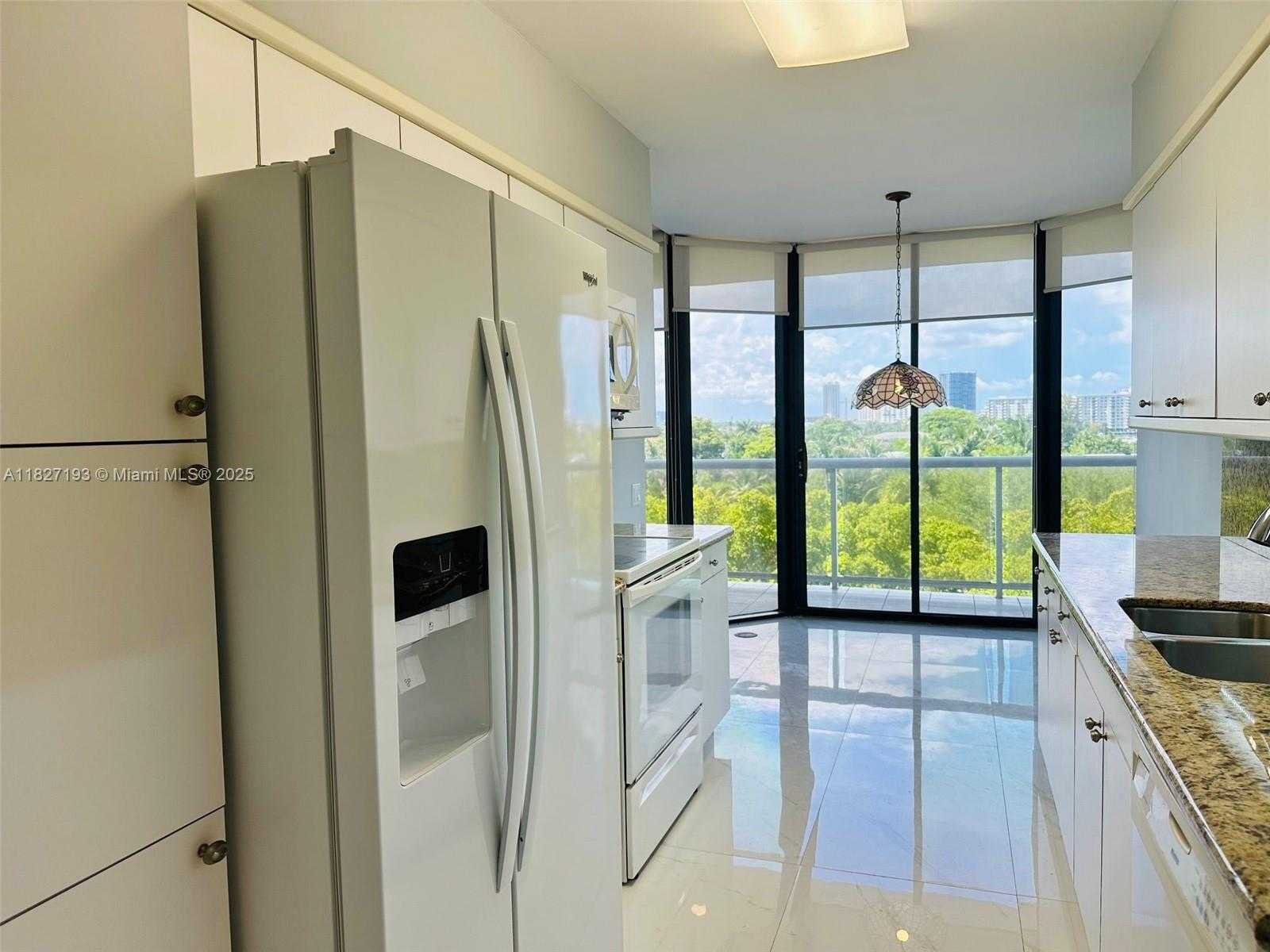 Small Image of 3640 YACHT CLUB DR #503, Aventura Number 8