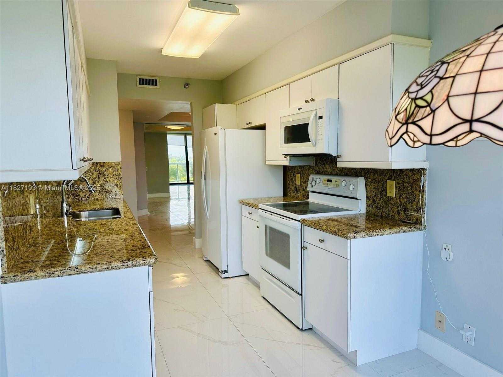 Small Image of 3640 YACHT CLUB DR #503, Aventura Number 9