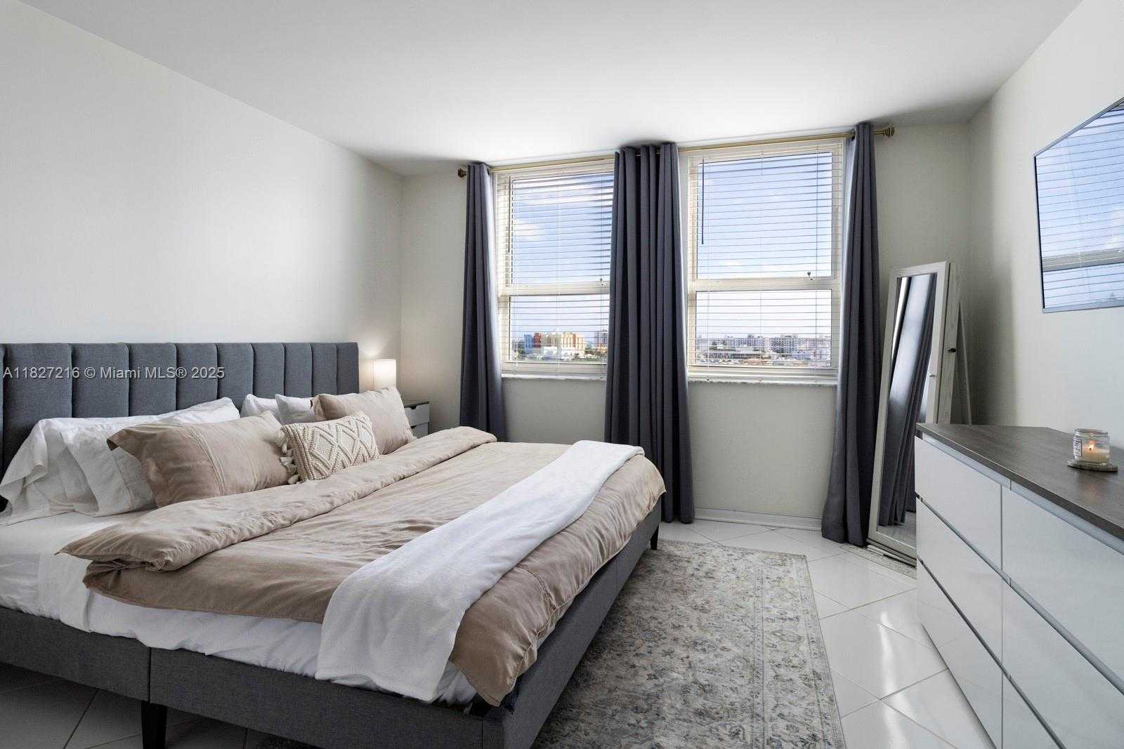 Small Image of 90 ALTON RD #1005, Miami Beach Number 10
