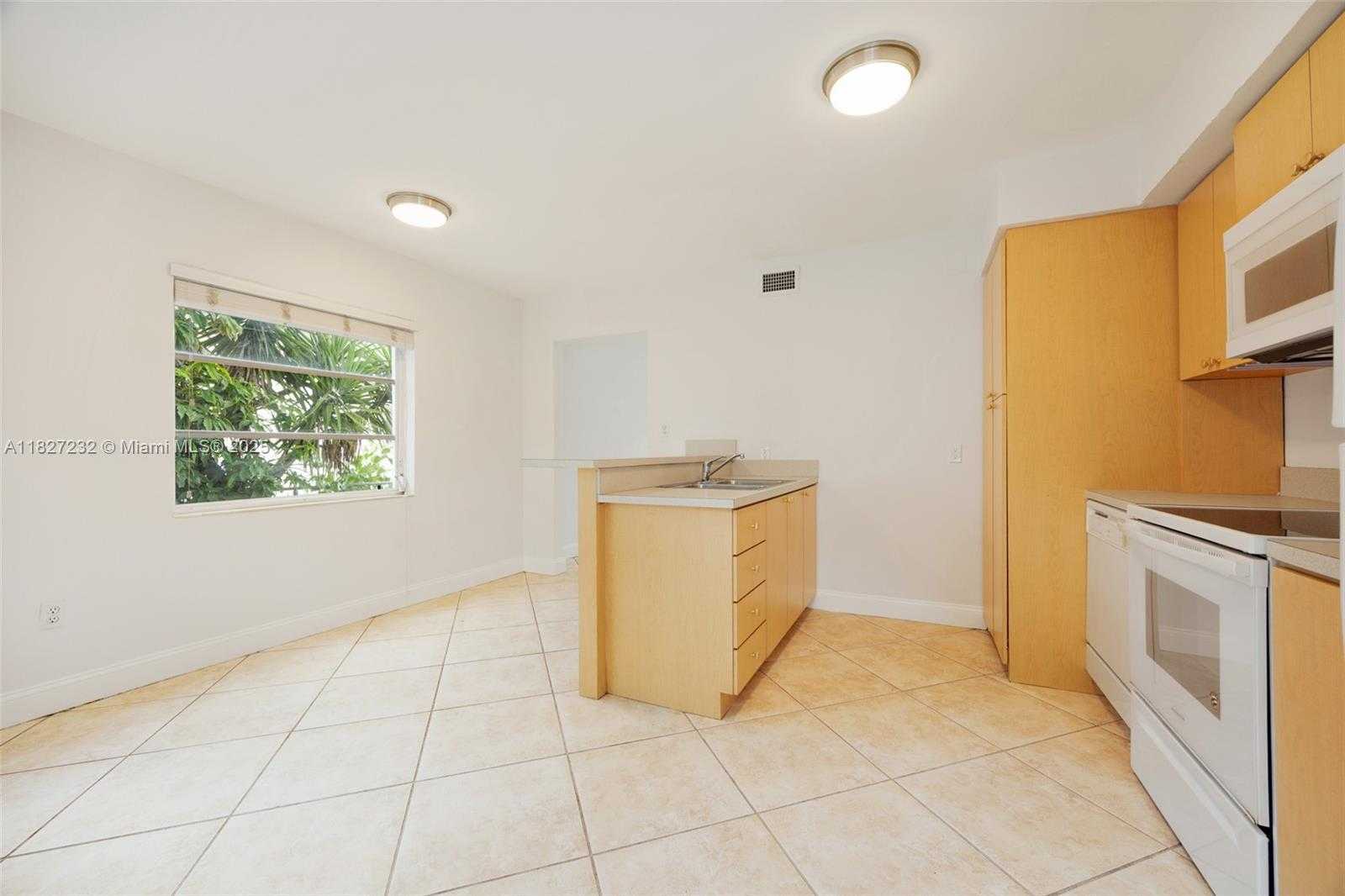 Small Image of 2332 SOUTH WEST 26TH LN, Miami Number 10