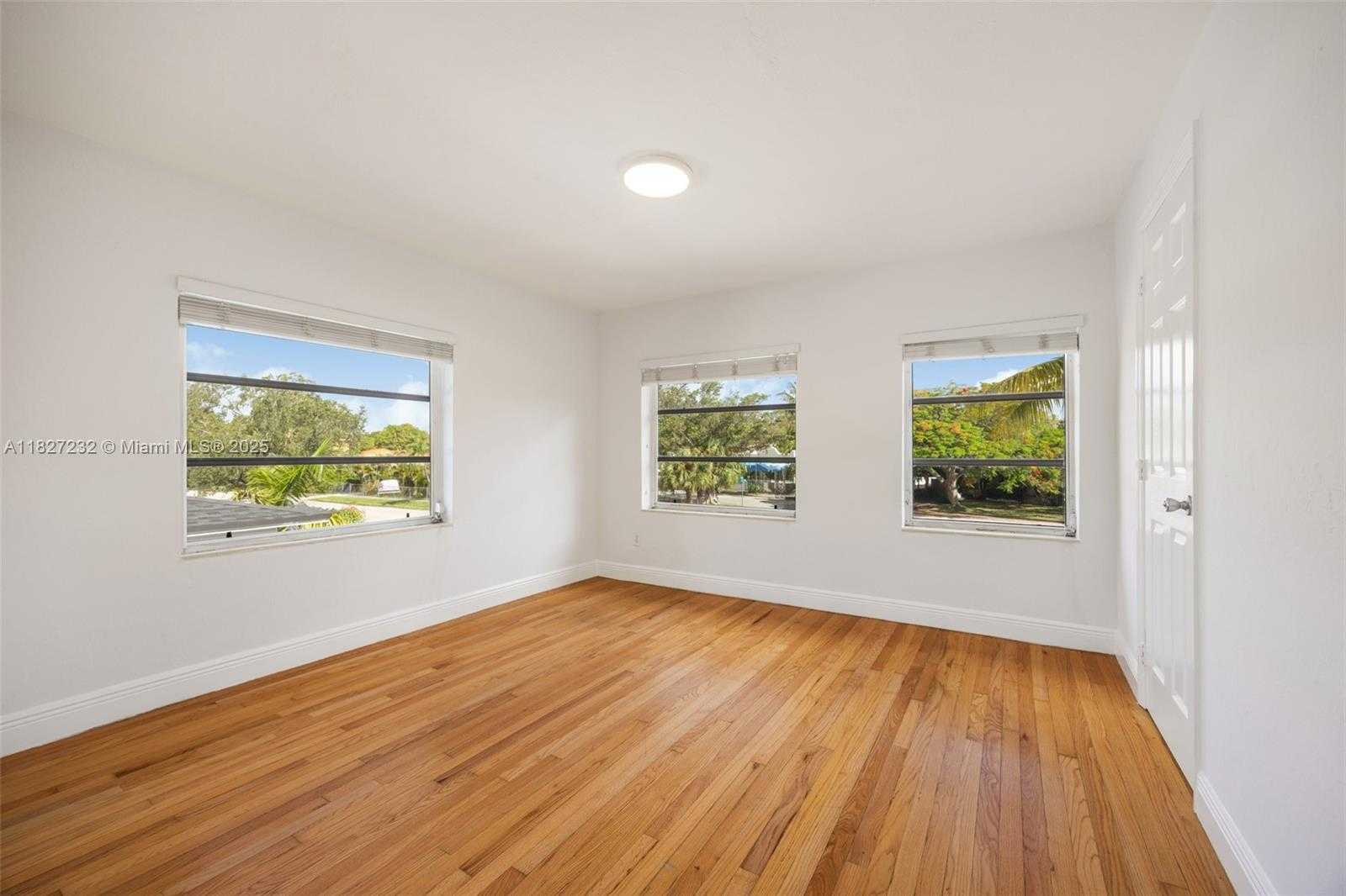 Small Image of 2332 SOUTH WEST 26TH LN, Miami Number 11