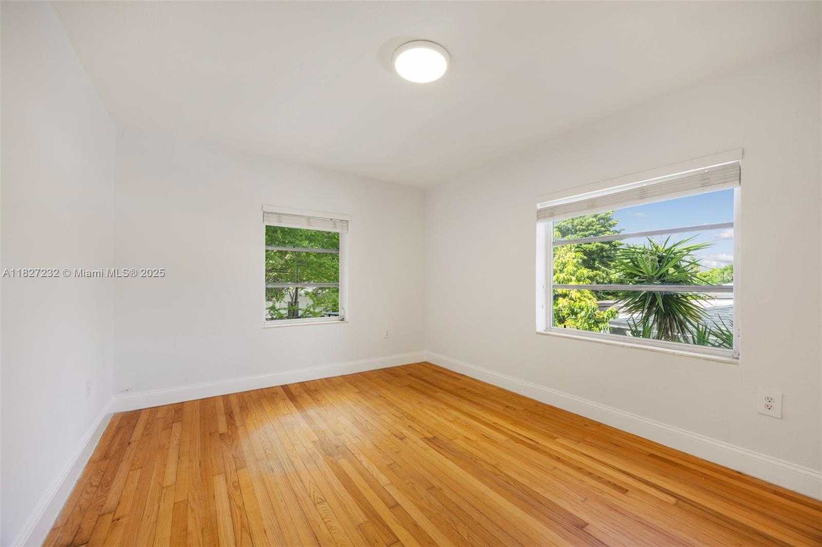 Small Image of 2332 SOUTH WEST 26TH LN, Miami Number 13