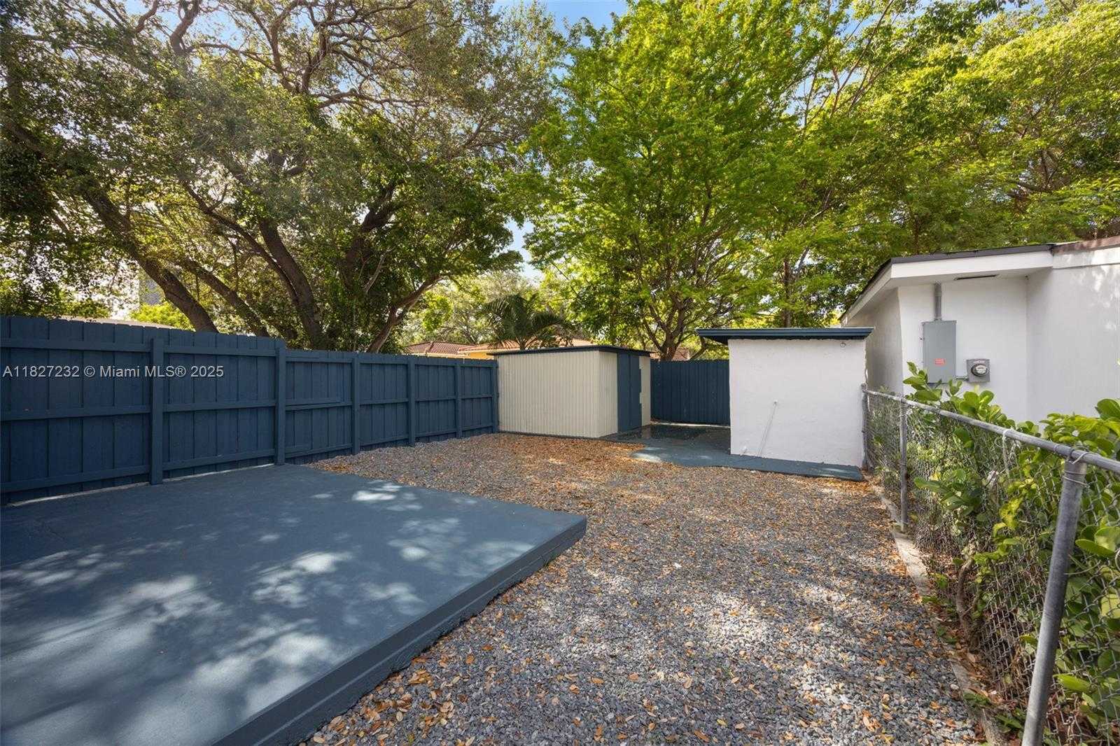 Small Image of 2332 SOUTH WEST 26TH LN, Miami Number 14