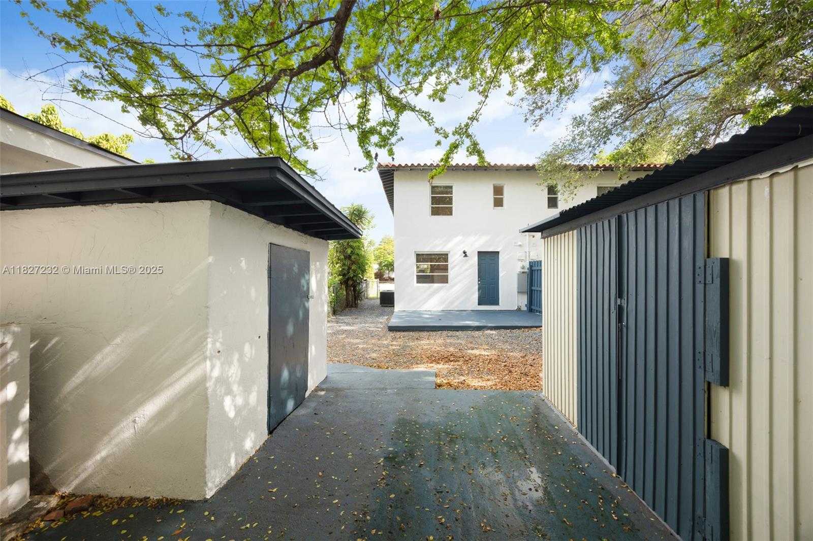 Small Image of 2332 SOUTH WEST 26TH LN, Miami Number 15