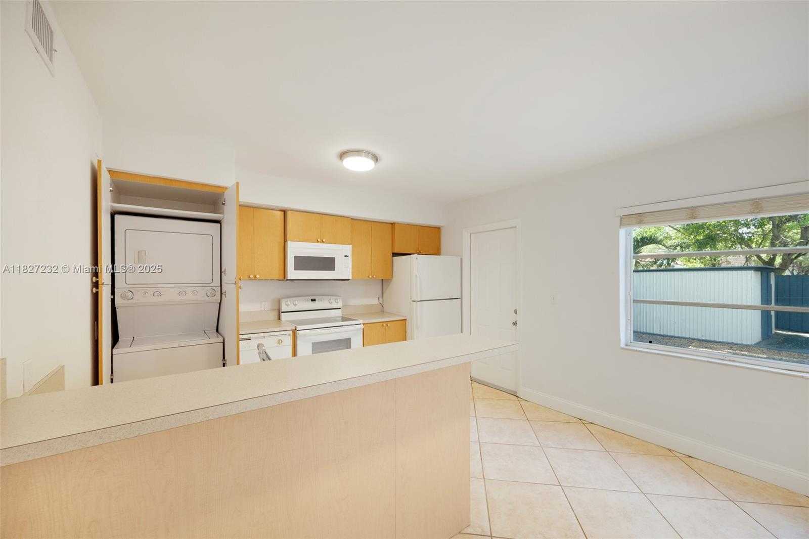 Small Image of 2332 SOUTH WEST 26TH LN, Miami Number 9