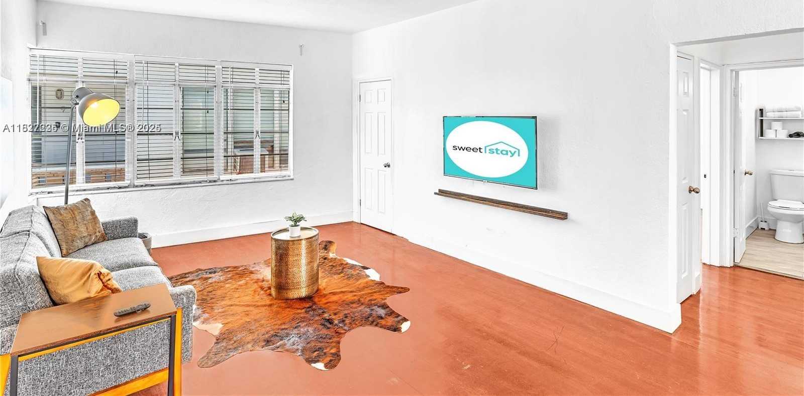 Small Image of 3920 GARDEN AVE #12, Miami Beach Number 2