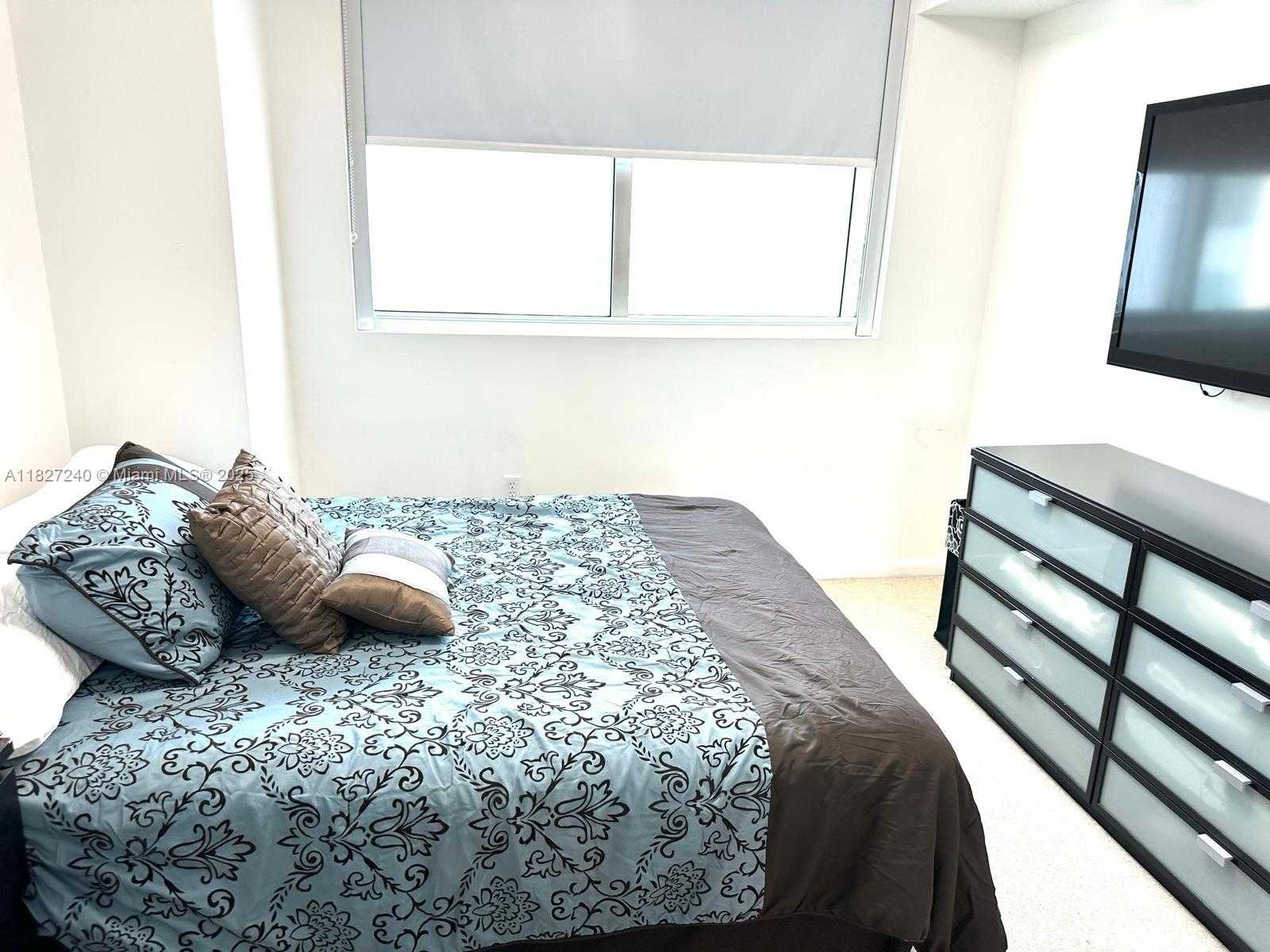 Small Image of 253 NORTH EAST 2ND ST #3903, Miami Number 15