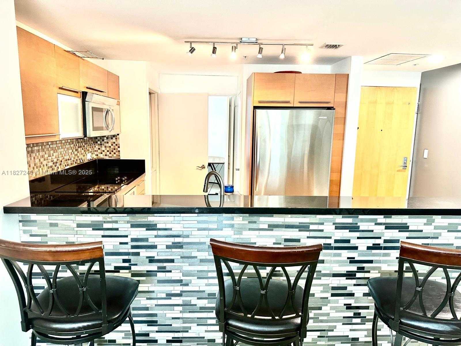 Small Image of 253 NORTH EAST 2ND ST #3903, Miami Number 20