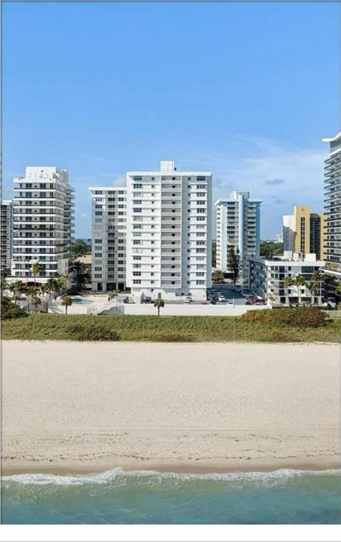 Small Image of 5825 COLLINS AVE #PH1B, Miami Beach Number 3